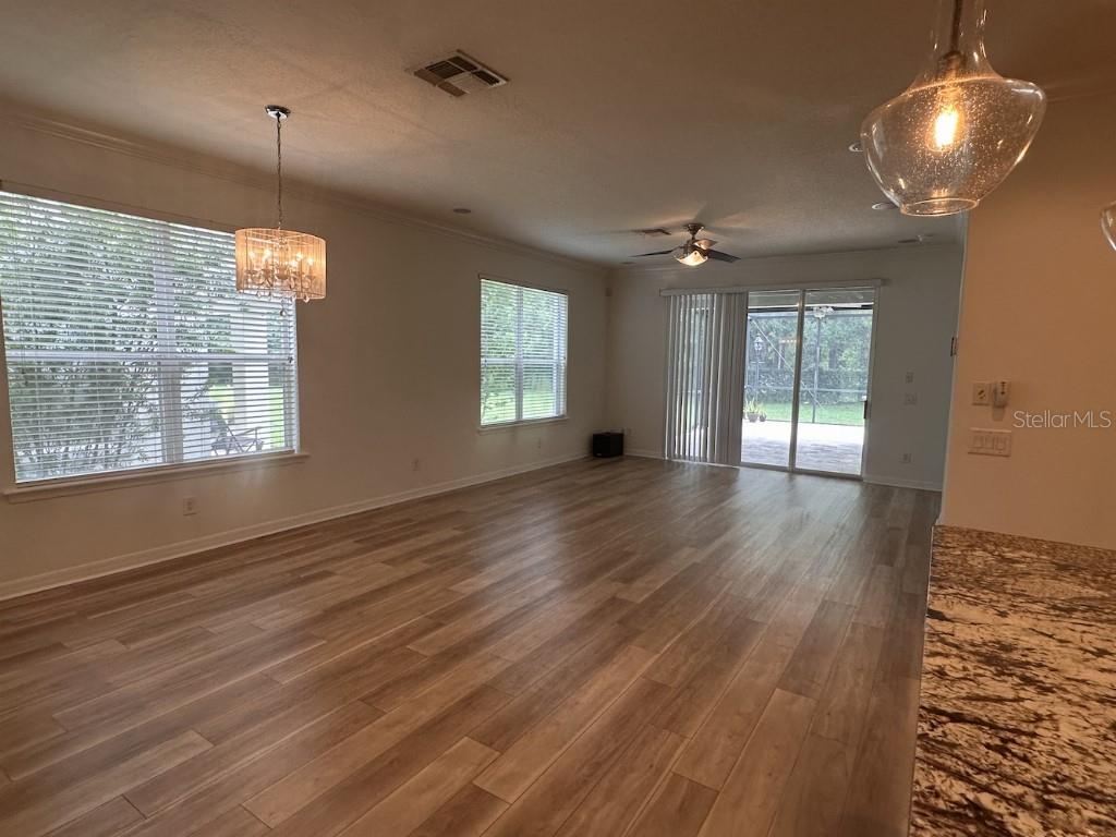 11107 GREEN PARK CIR, TAMPA, FL — photo 7