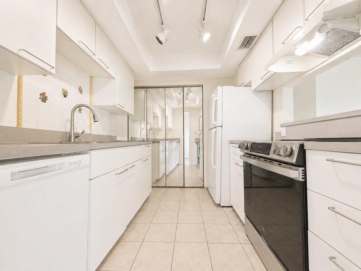 723 115TH AVE N #2106, ST PETERSBURG, FL — photo 10