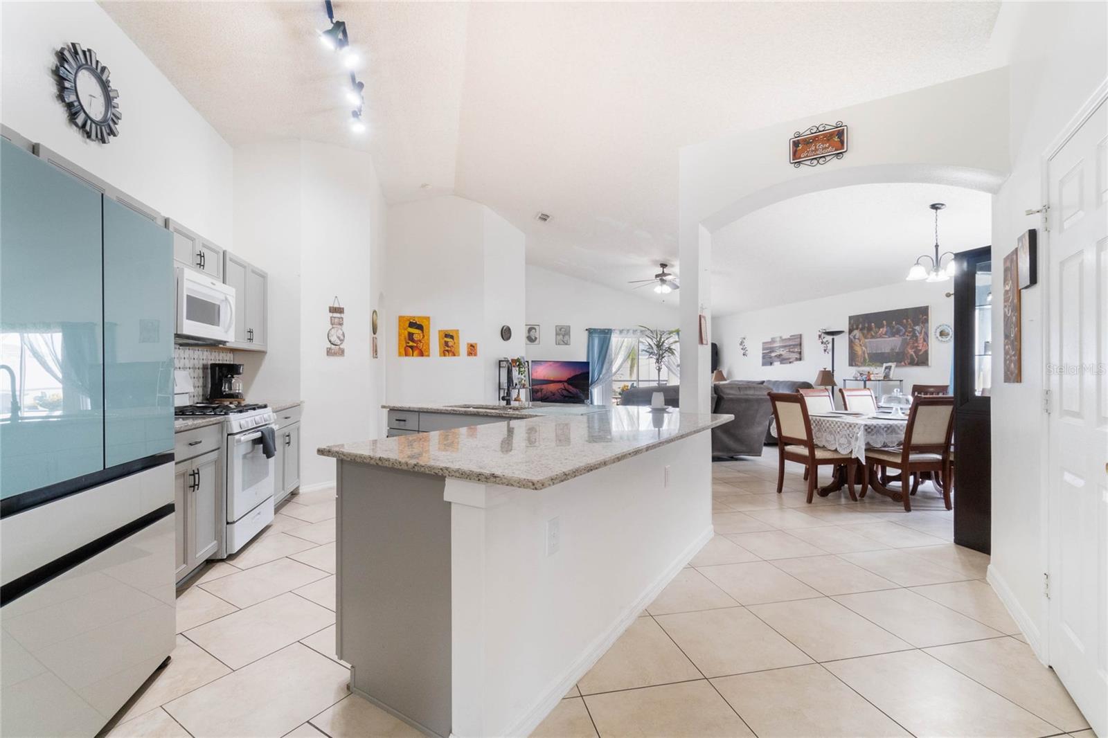 640 LADY DIANA DR, DAVENPORT, FL — photo 5