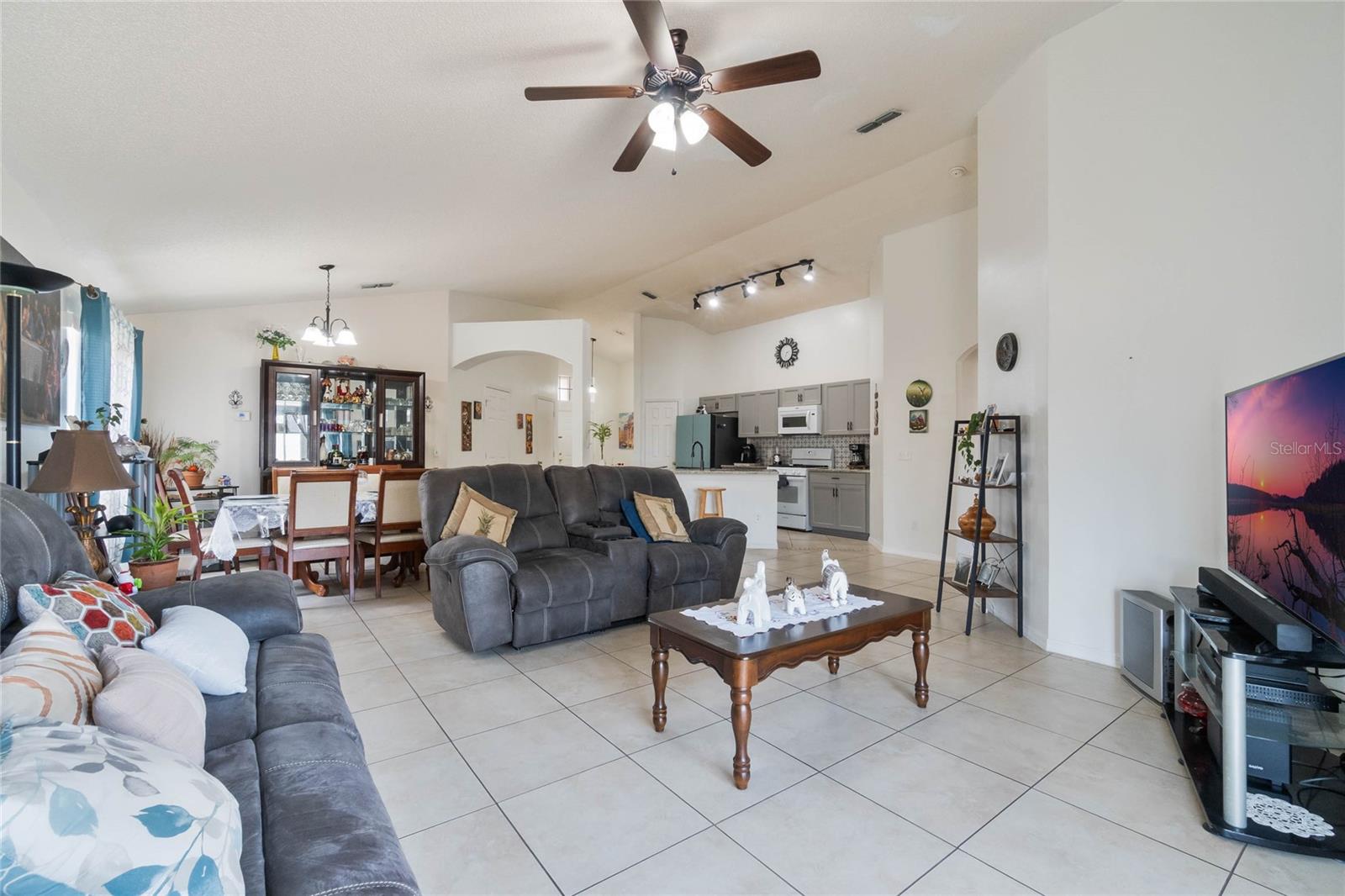 640 LADY DIANA DR, DAVENPORT, FL — photo 7