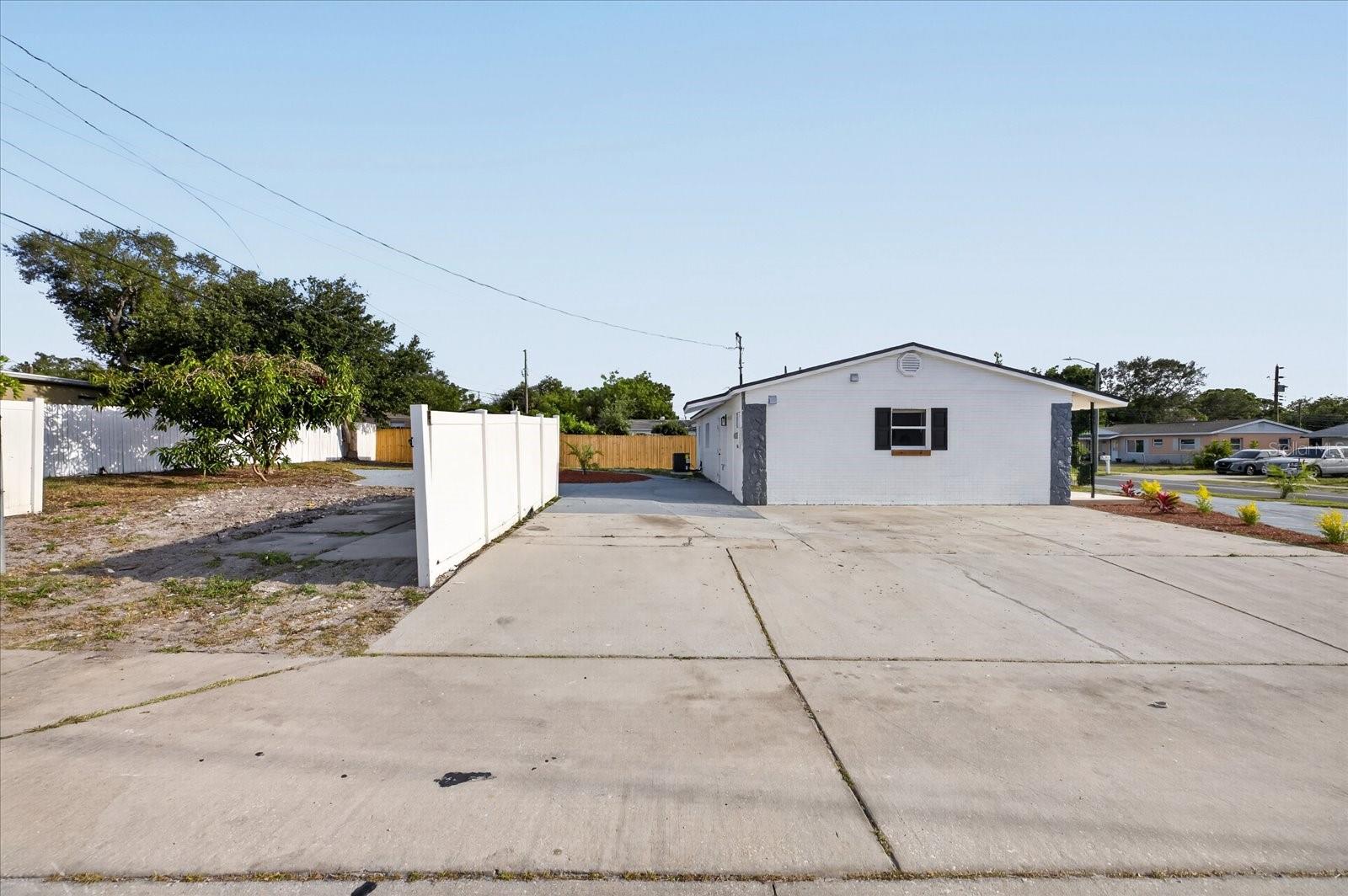 13589 120TH ST, LARGO, FL — photo 5
