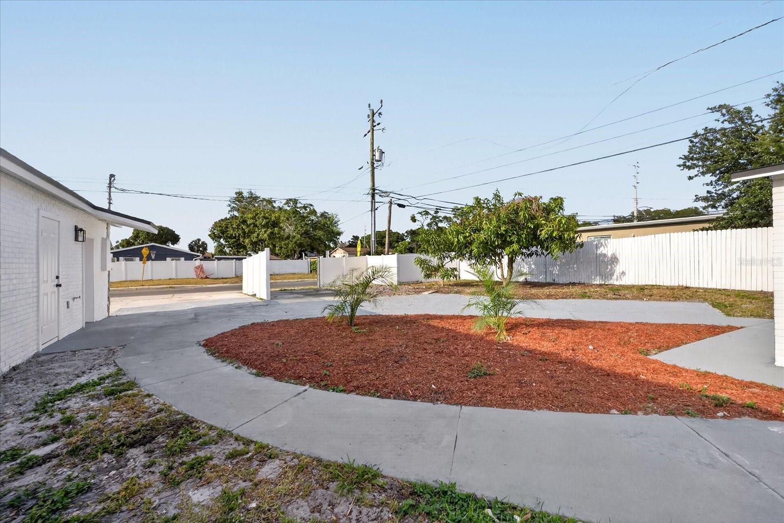 13589 120TH ST, LARGO, FL — photo 10