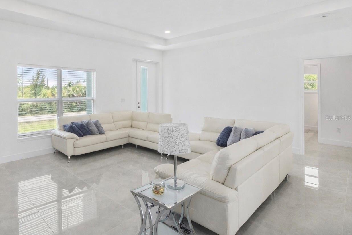 15473 LAKELAND CIR, PORT CHARLOTTE, FL — photo 3
