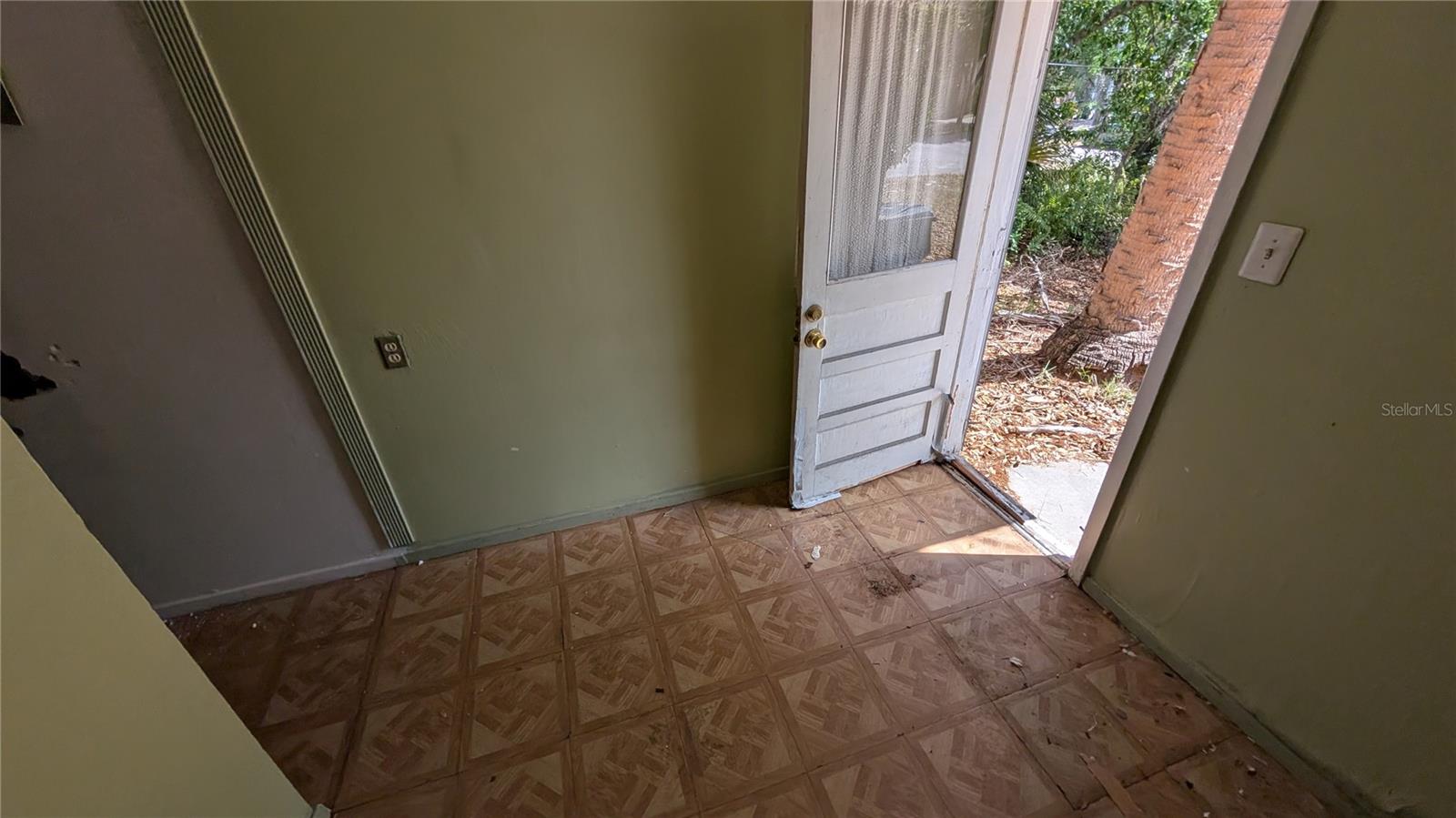 2801 W CLEVELAND ST, TAMPA, FL — photo 30