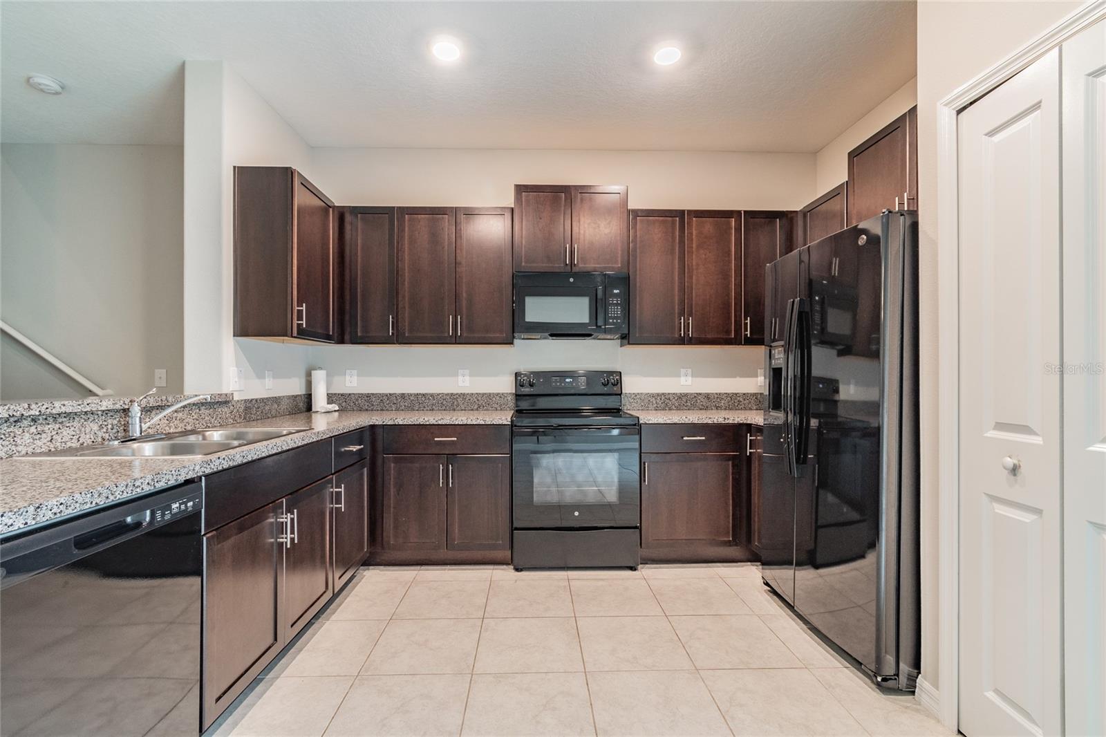 7221 SWEET ALYSSUM CT, TAMPA, FL — photo 4