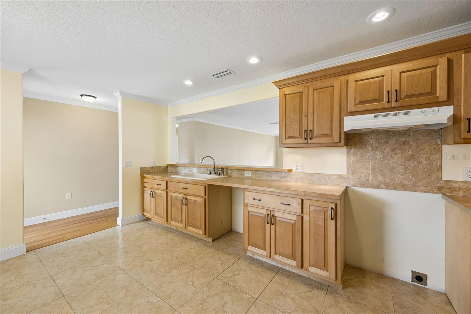 102 SANDRA LN, CRESCENT CITY, FL — photo 8