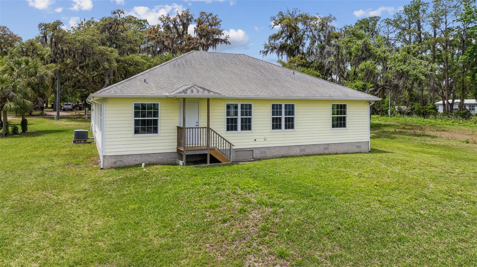 102 SANDRA LN, CRESCENT CITY, FL — photo 25