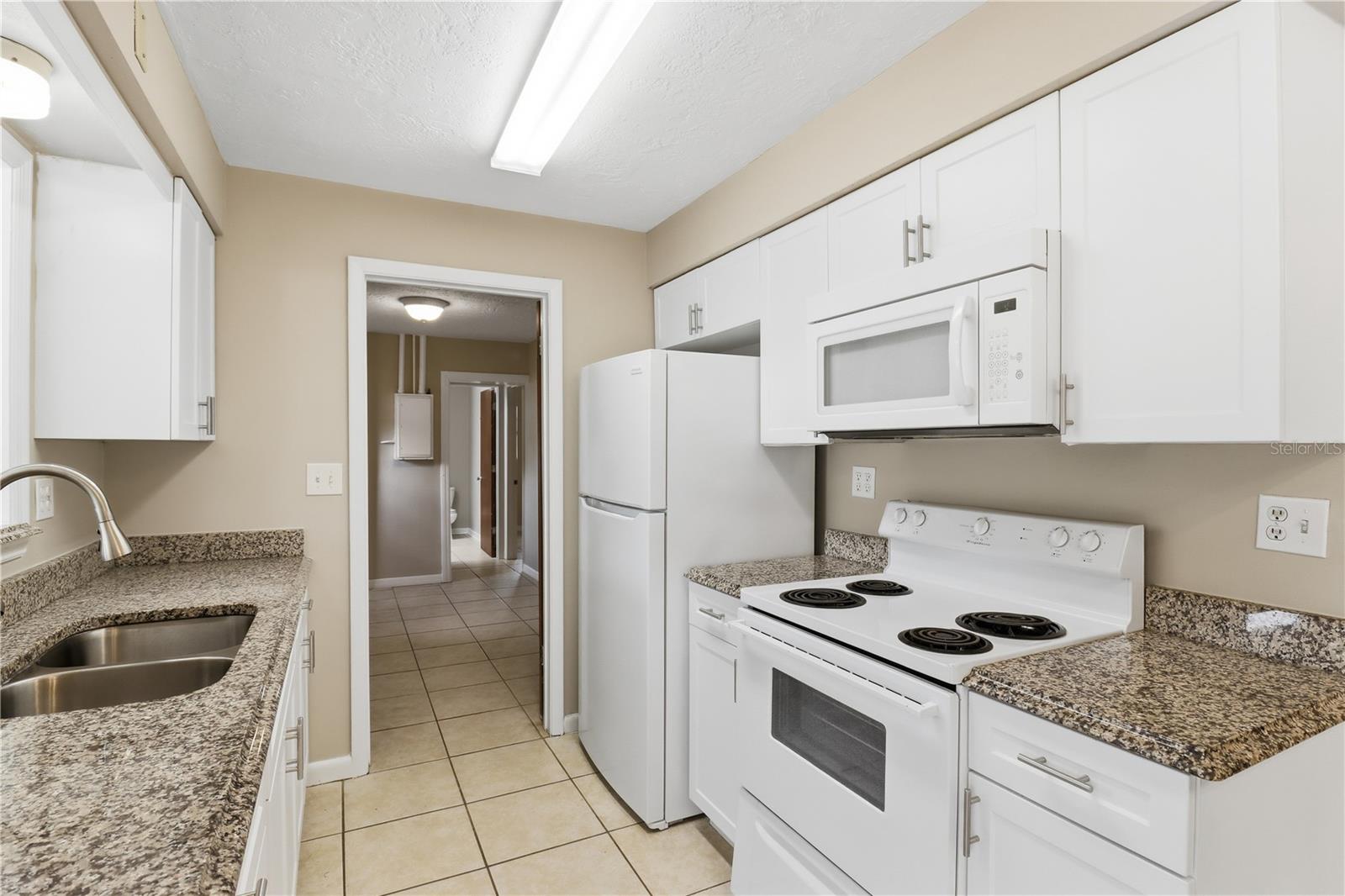 38 REGINA BLVD, BEVERLY HILLS, FL — photo 18