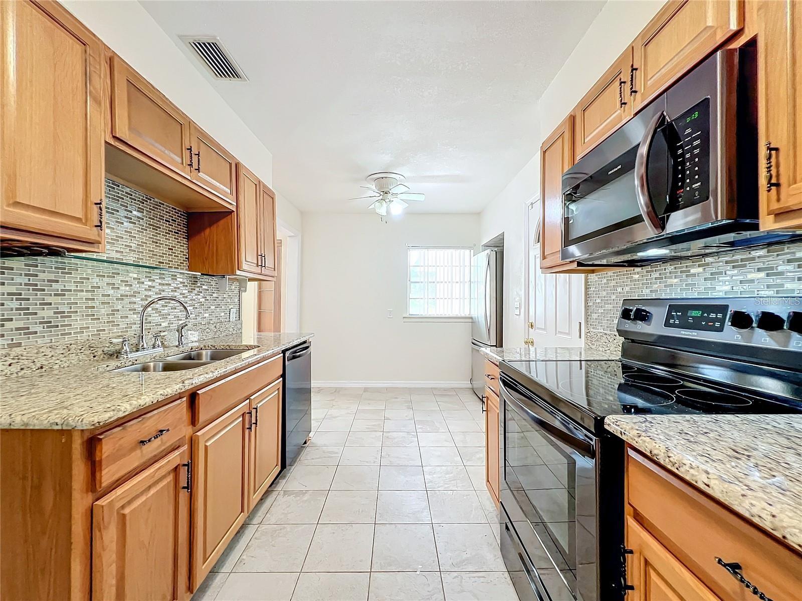 25 E CHESLEY AVE, EUSTIS, FL — photo 3