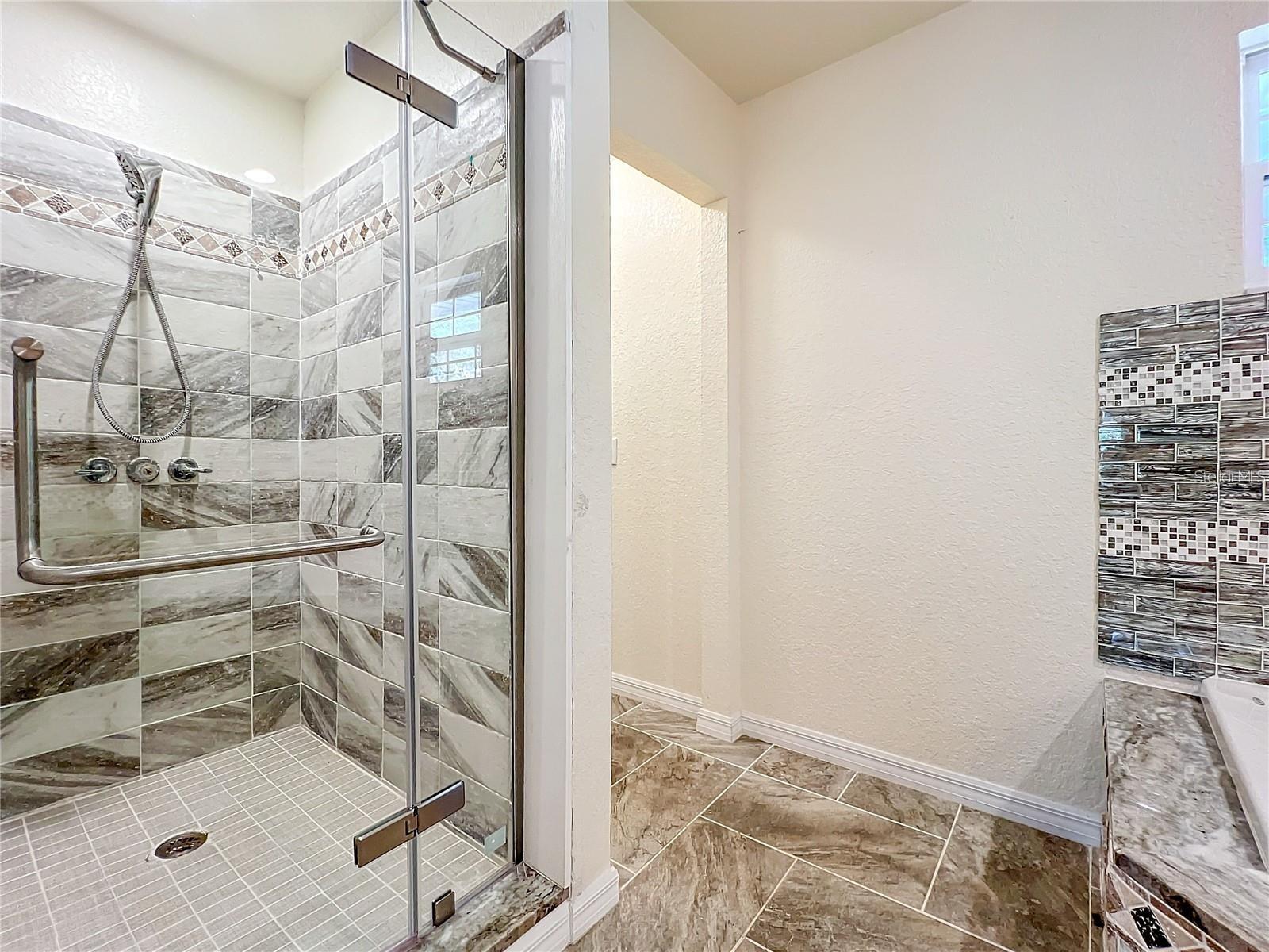 25 E CHESLEY AVE, EUSTIS, FL — photo 124