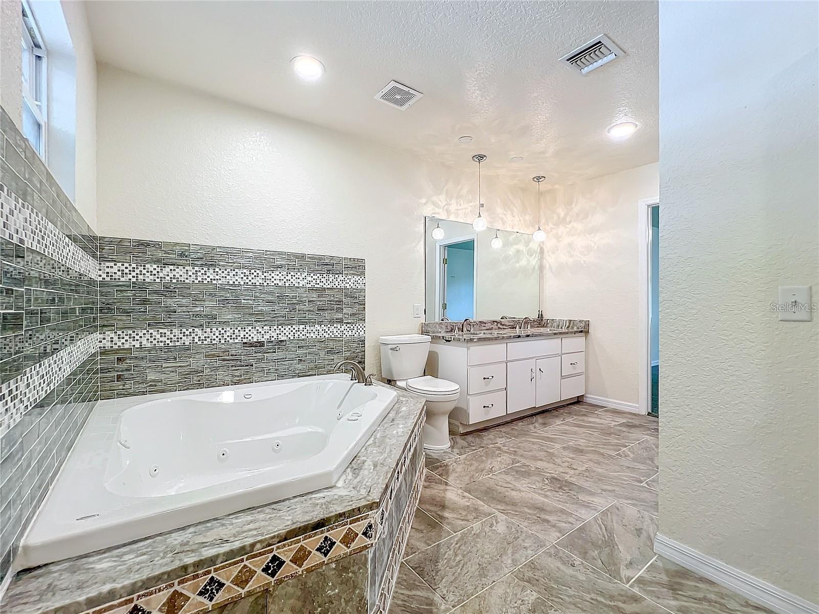 25 E CHESLEY AVE, EUSTIS, FL — photo 127