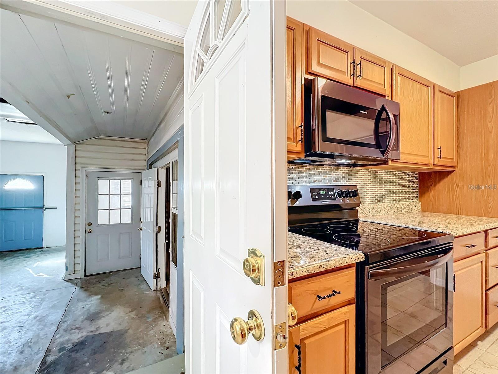 25 E CHESLEY AVE, EUSTIS, FL — photo 143