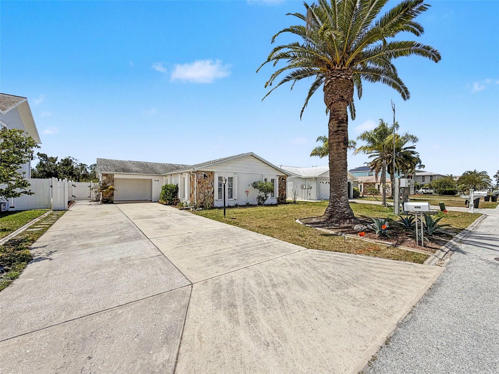 7038 SOUTHWIND DR, HUDSON, FL — photo 3