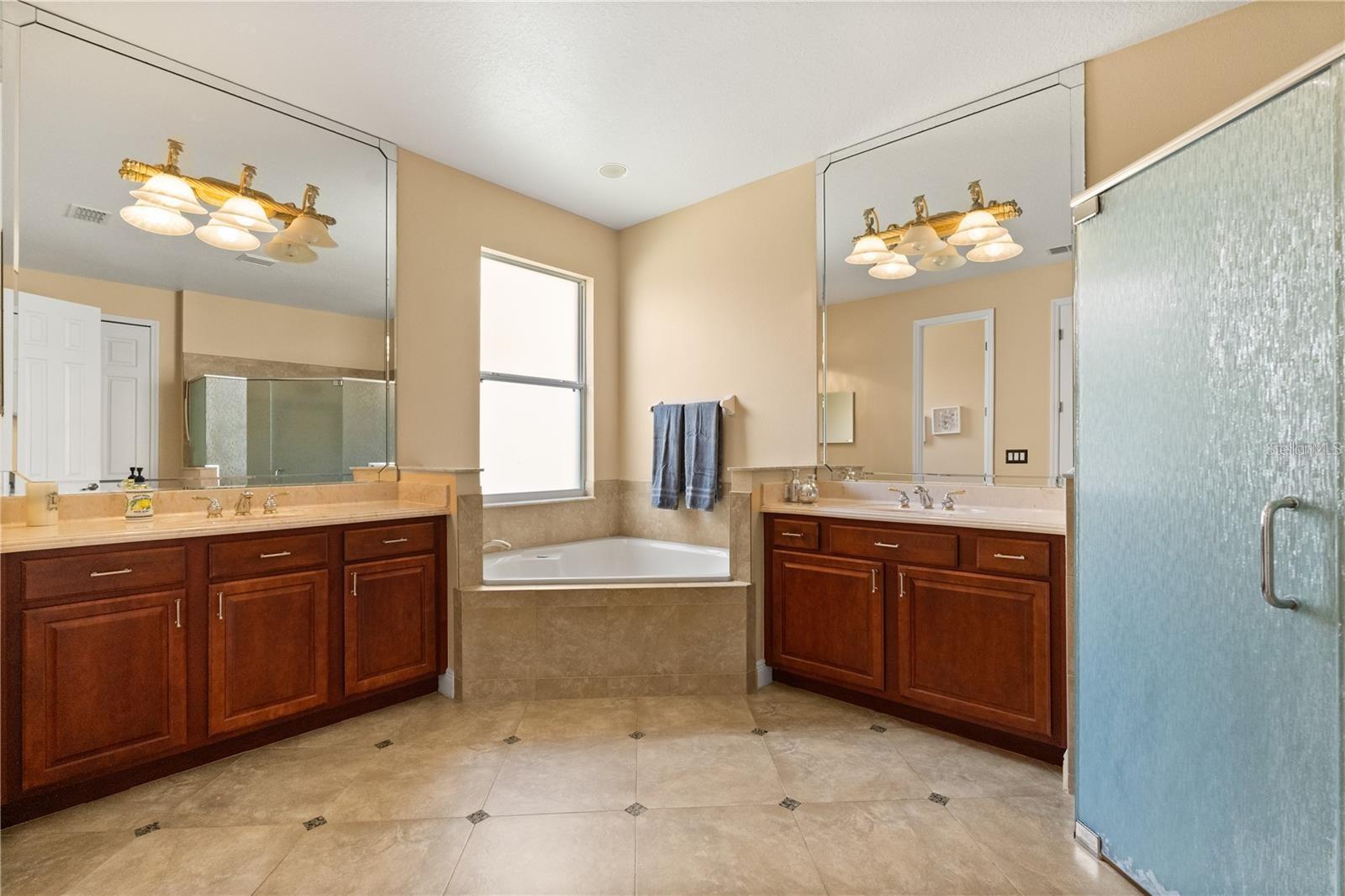 3759 EAGLE ISLE CIR, KISSIMMEE, FL — photo 13