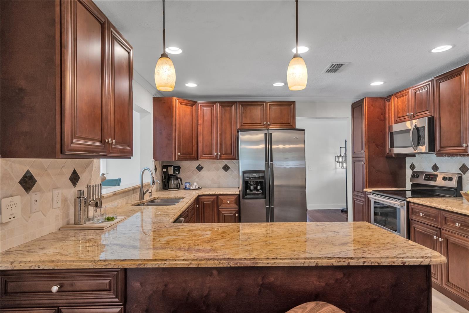 13347 88TH PL, SEMINOLE, FL — photo 39