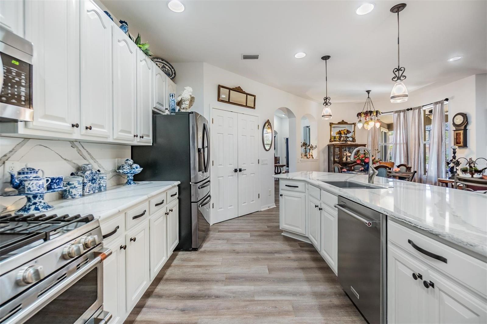 8721 CRYSTAL CREEK CT, LAND O LAKES, FL — photo 9