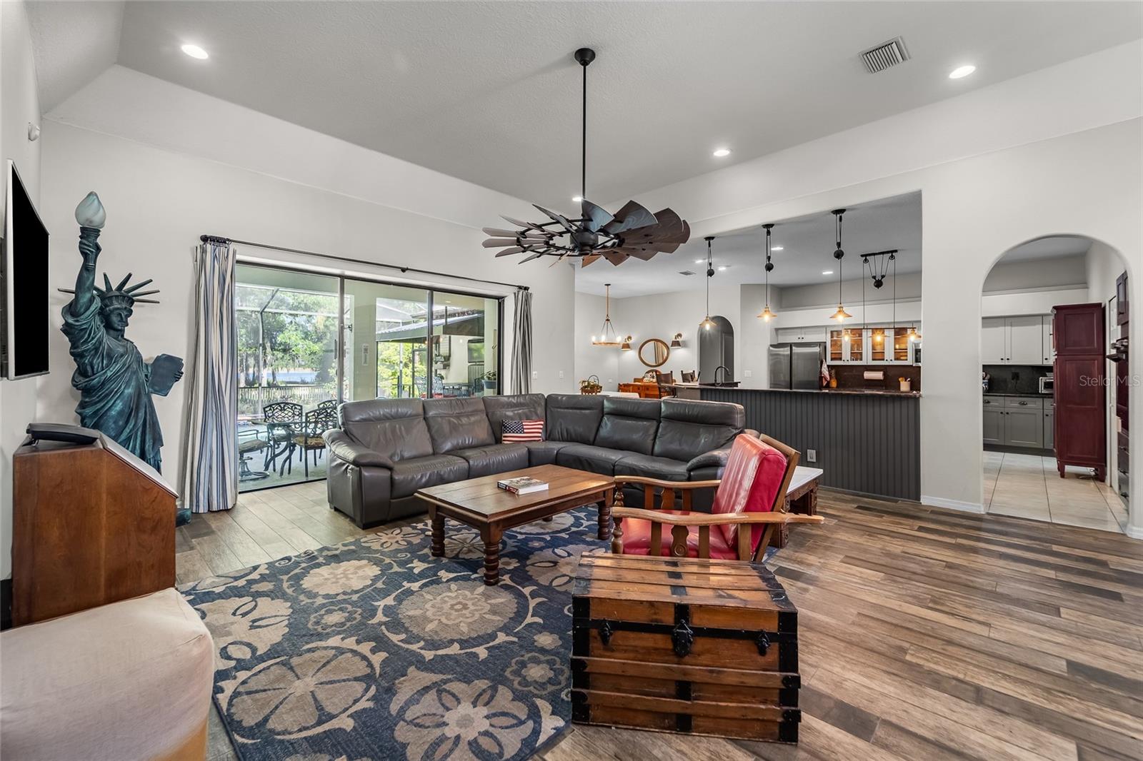 1012 KINGSBOROUGH GARDENS CT, LUTZ, FL — photo 32