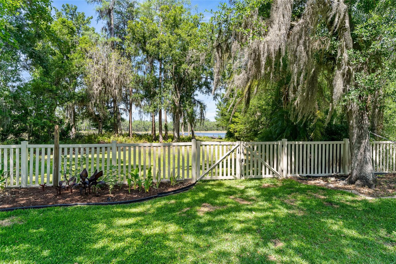 1012 KINGSBOROUGH GARDENS CT, LUTZ, FL — photo 33