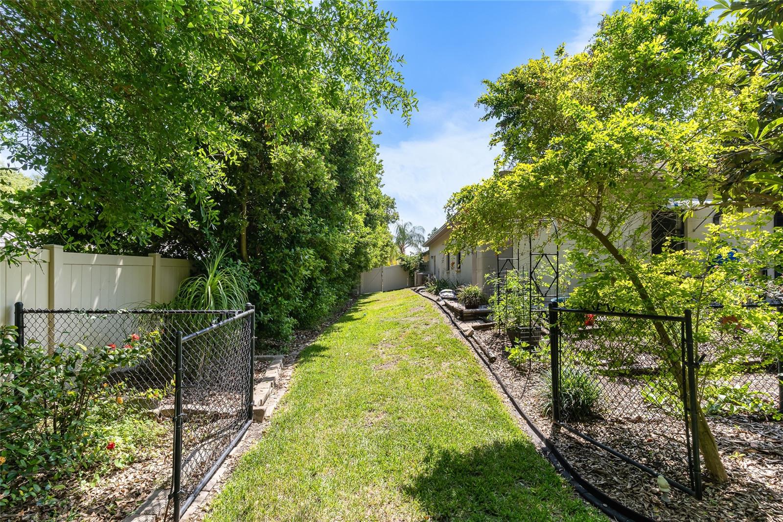 1012 KINGSBOROUGH GARDENS CT, LUTZ, FL — photo 36