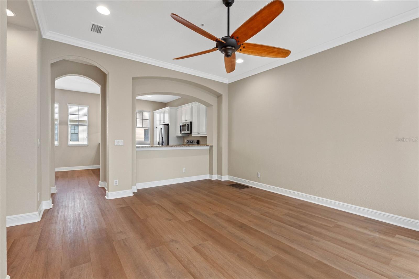 6030 YEATS MANOR DR #105, TAMPA, FL — photo 12