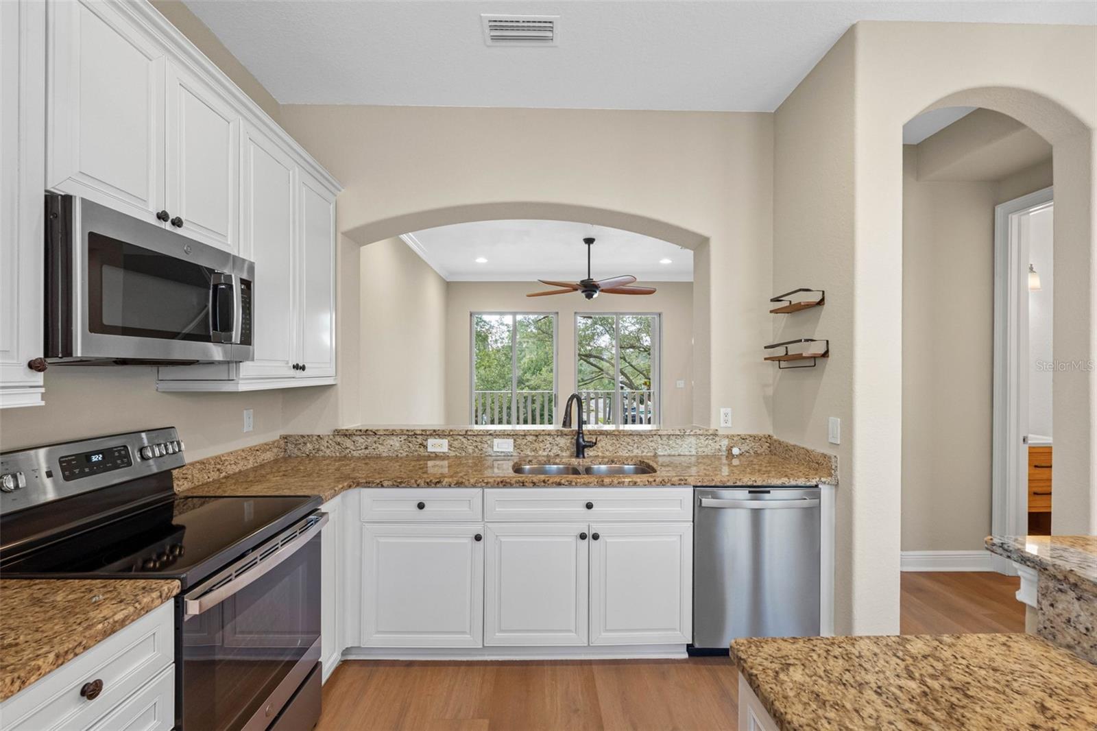 6030 YEATS MANOR DR #105, TAMPA, FL — photo 17