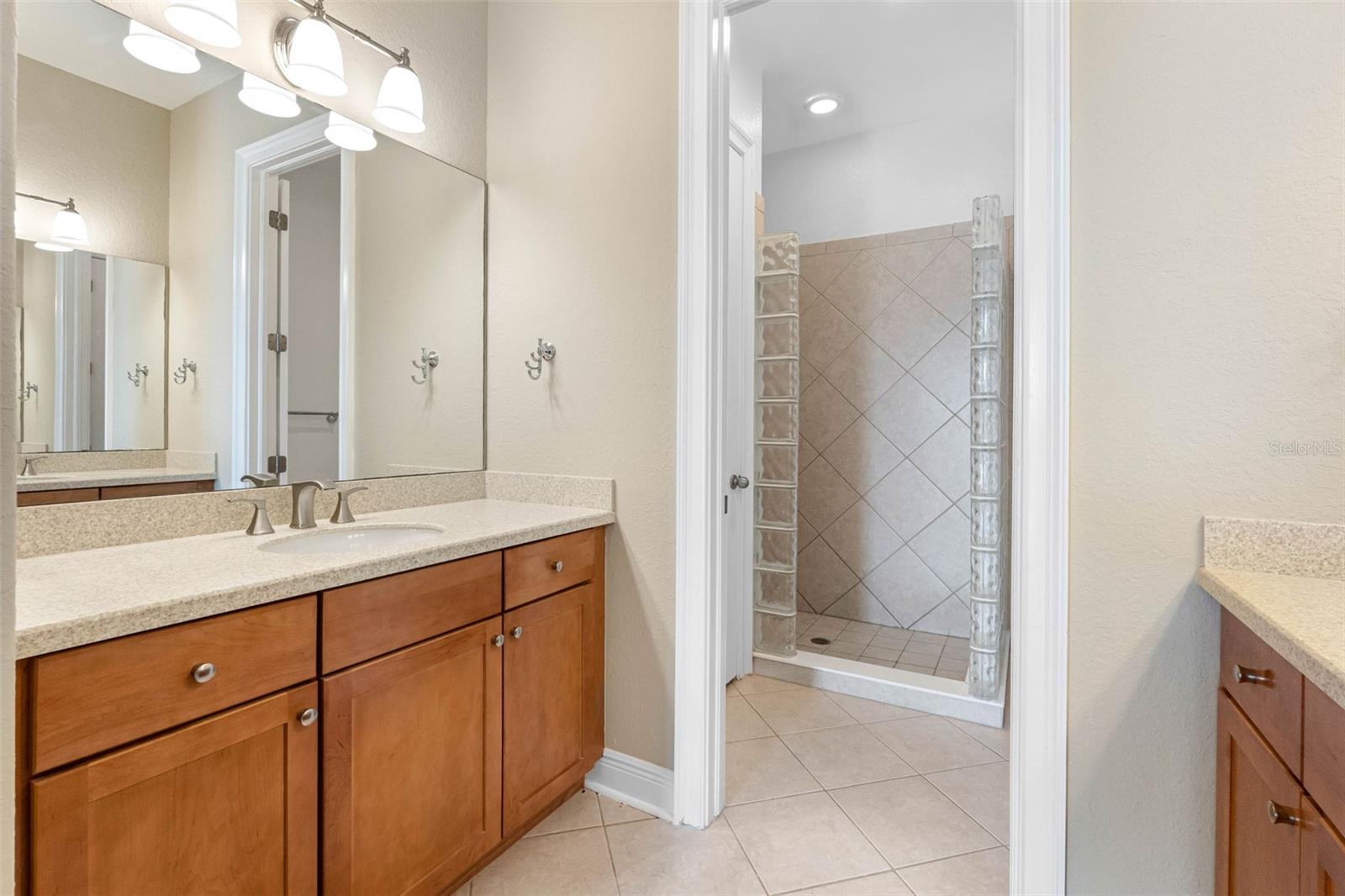 6030 YEATS MANOR DR #105, TAMPA, FL — photo 28