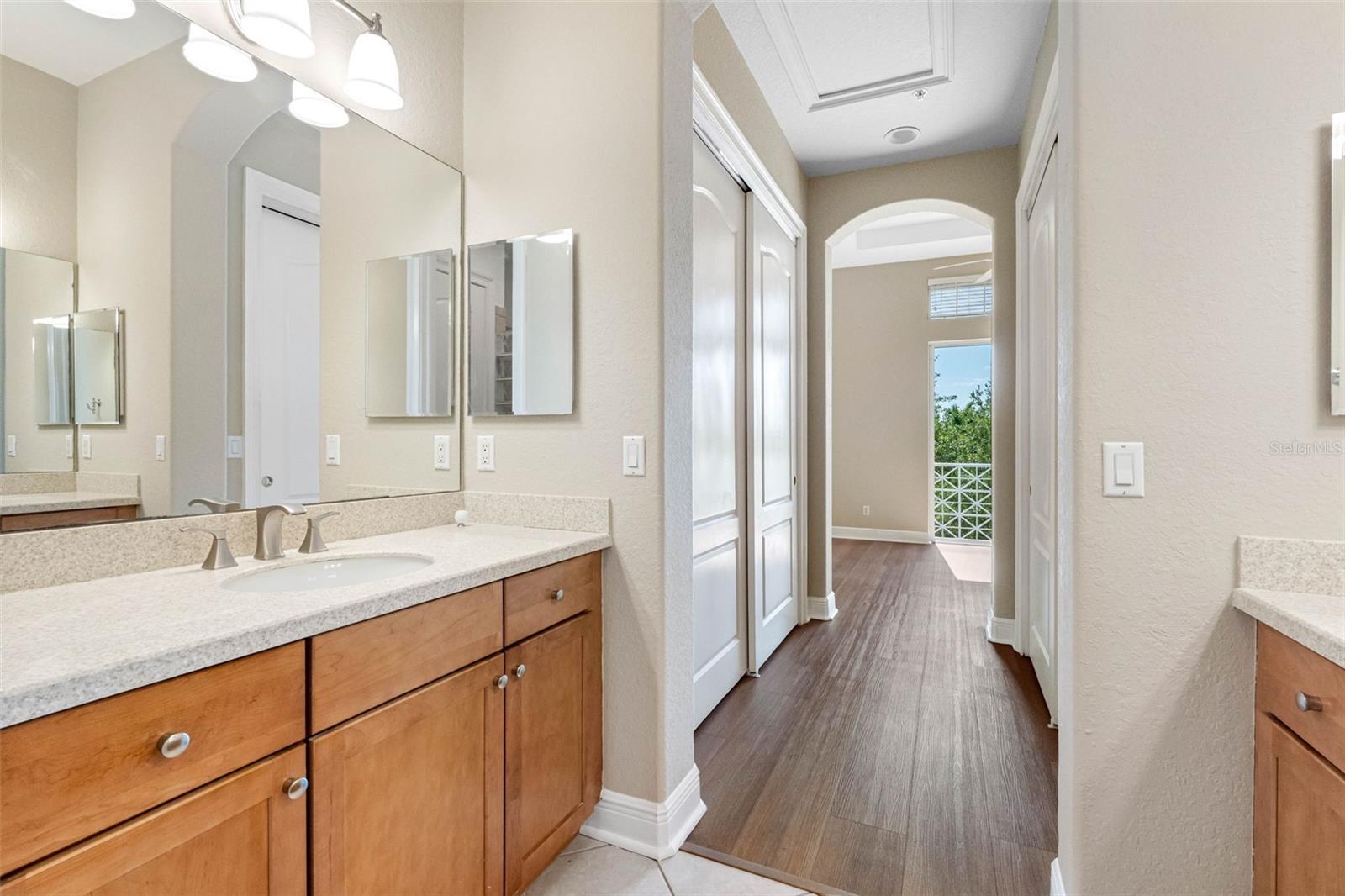 6030 YEATS MANOR DR #105, TAMPA, FL — photo 29