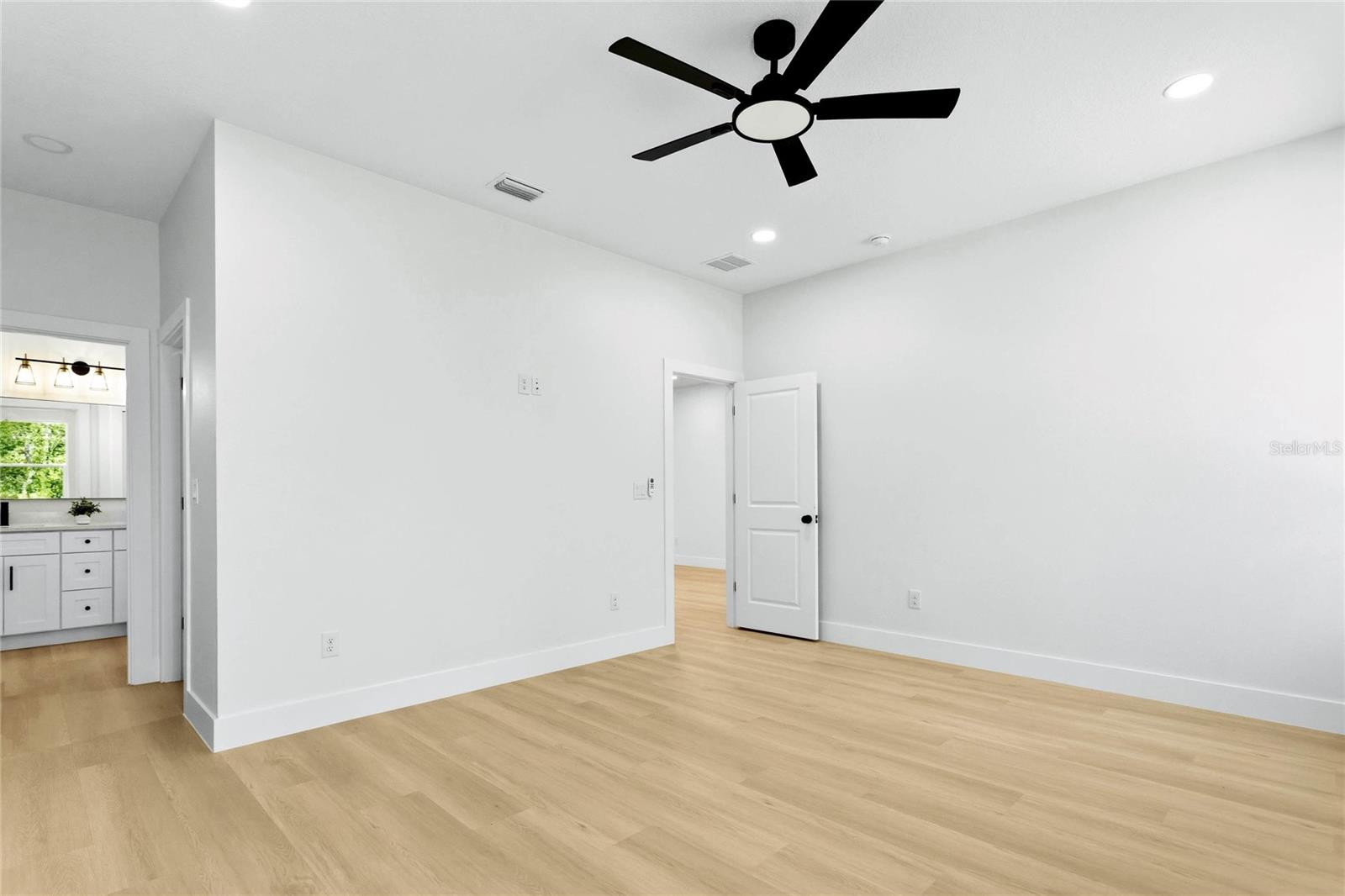126 CANBY CIR, SPRING HILL, FL — photo 28