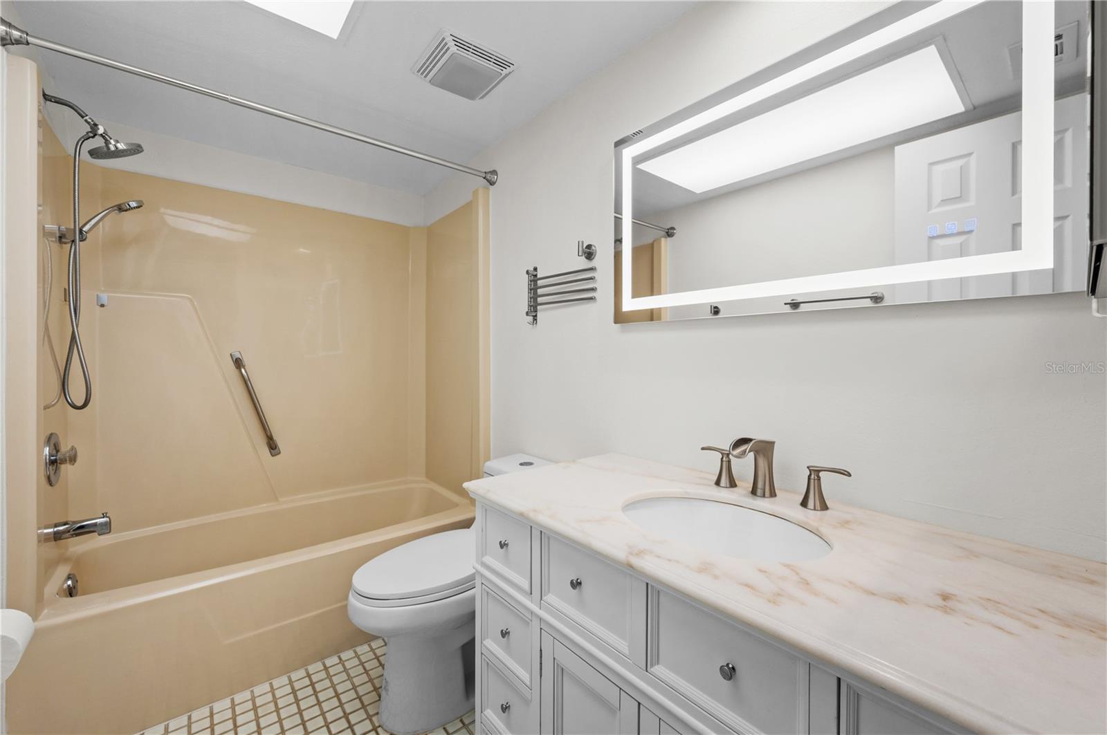 182 BOUNDARY BLVD #B, ROTONDA WEST, FL — photo 21