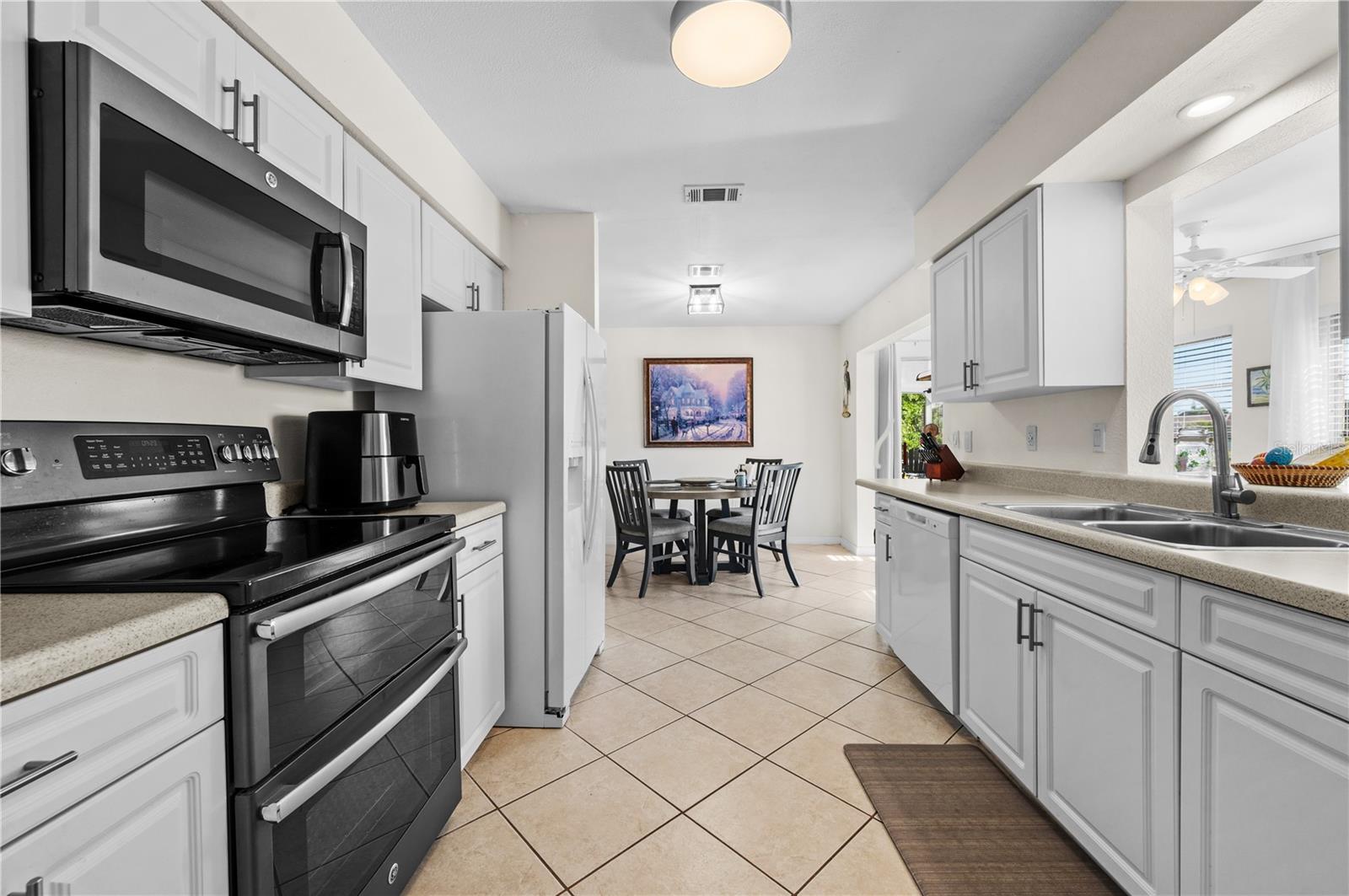 182 BOUNDARY BLVD #B, ROTONDA WEST, FL — photo 48