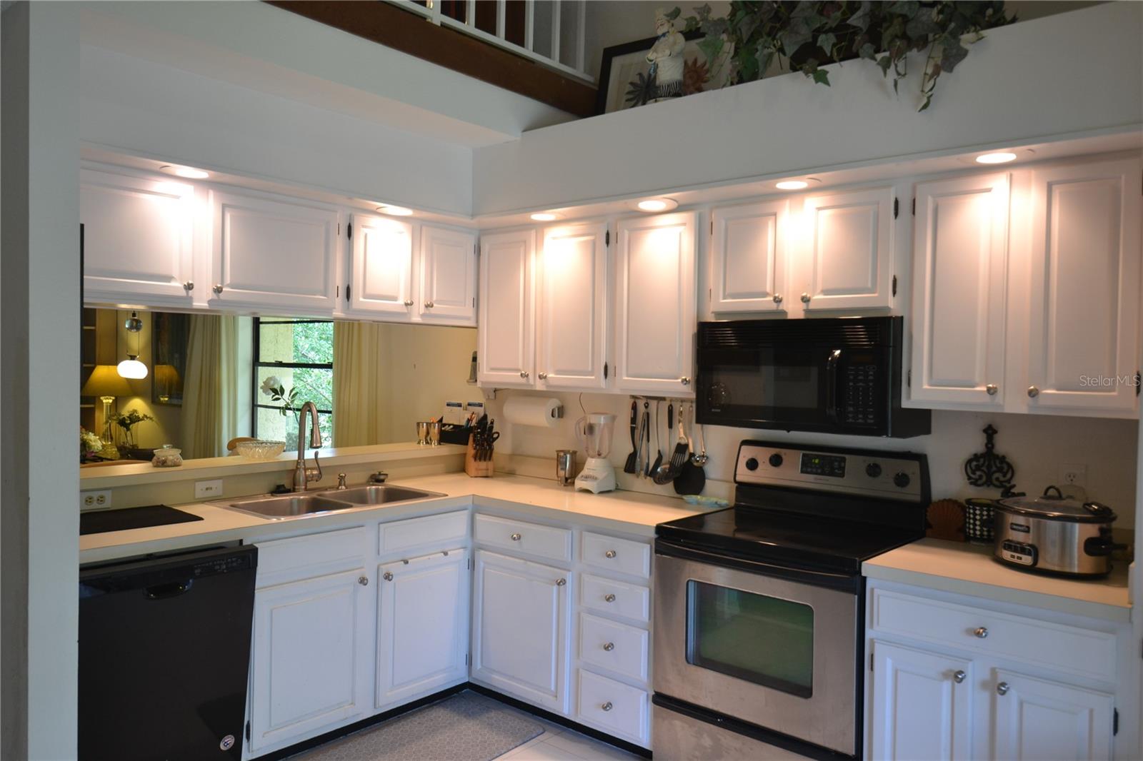 112 LINDSAY LN, OLDSMAR, FL — photo 26