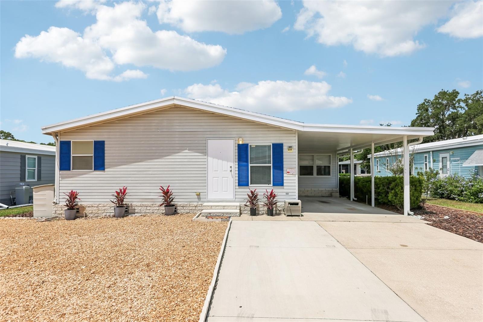 550 SAINT JOHNS RD, TAVARES, FL