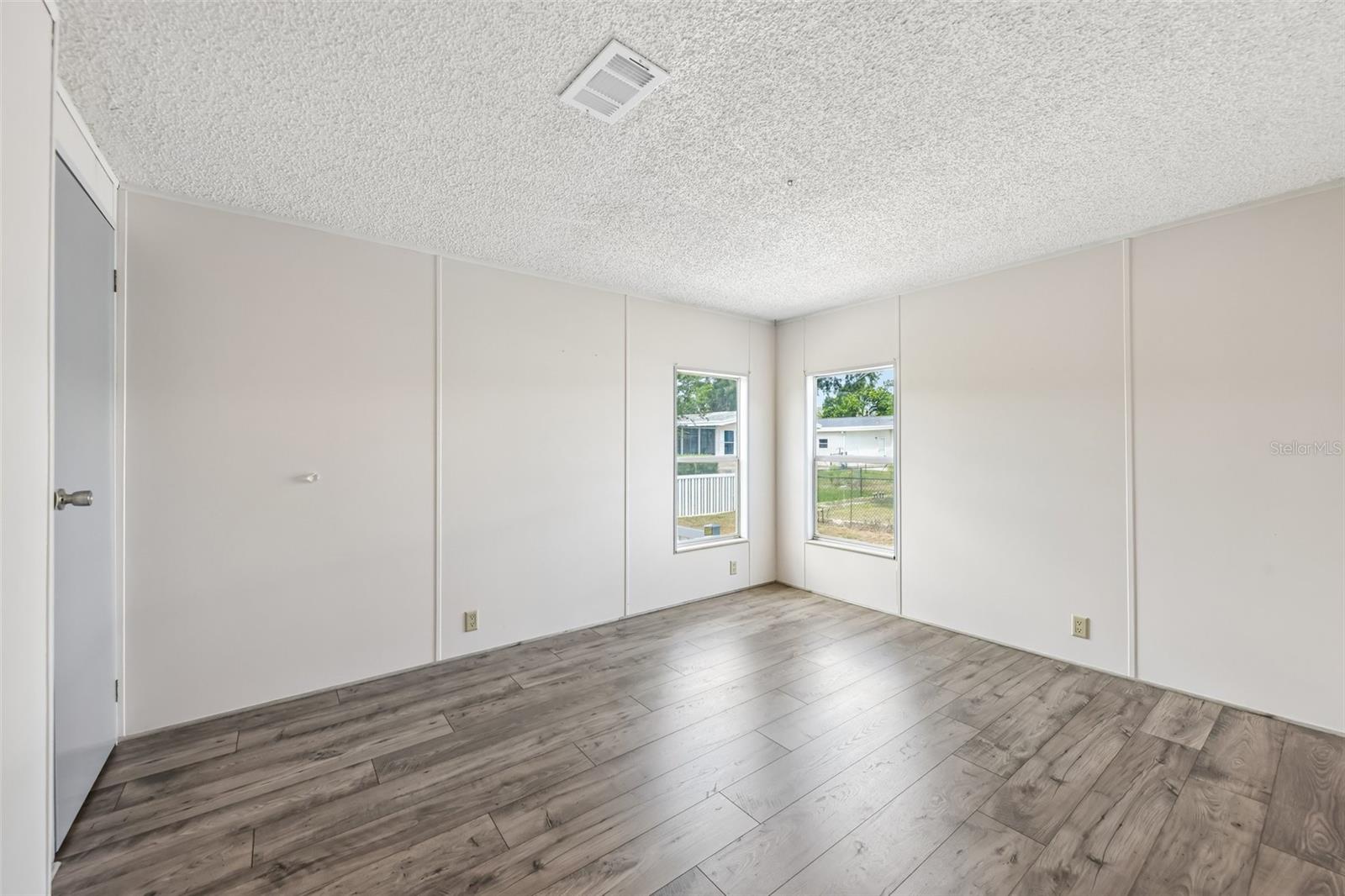 550 SAINT JOHNS RD, TAVARES, FL — photo 46