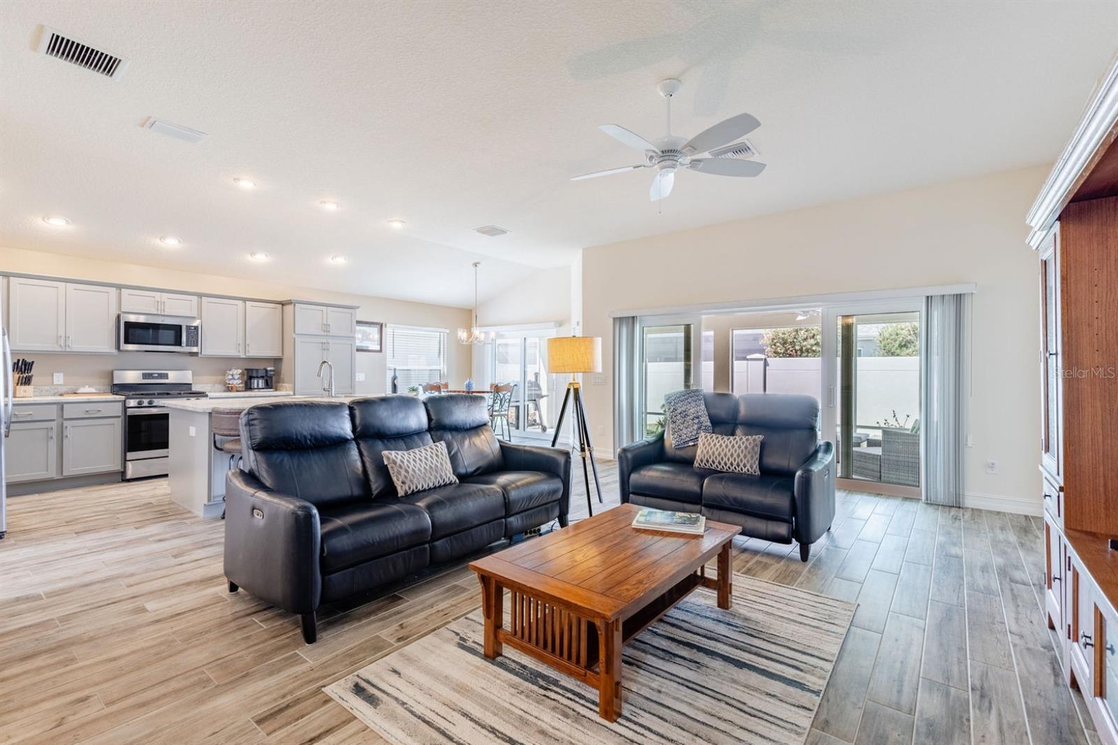 580 GOUGH PL, THE VILLAGES, FL — photo 2