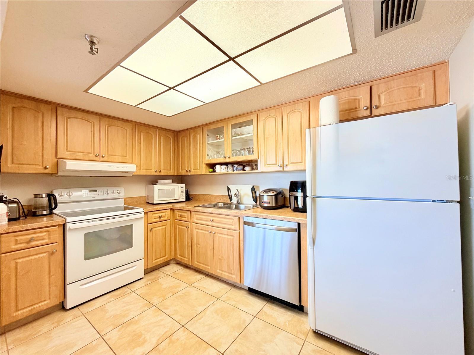 7430 SUNSHINE SKYWAY LN S #501, ST PETERSBURG, FL — photo 9