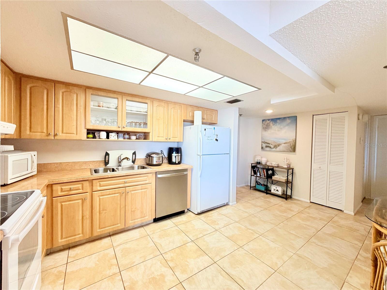 7430 SUNSHINE SKYWAY LN S #501, ST PETERSBURG, FL — photo 10