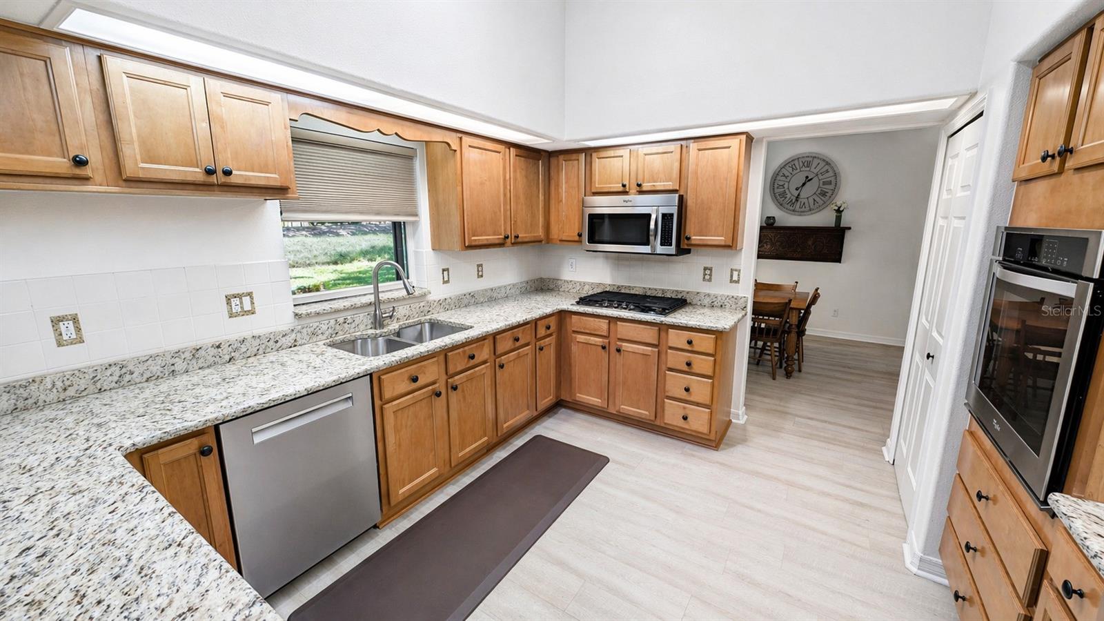 5277 INDIAN OCEAN LOOP, TAVARES, FL — photo 26