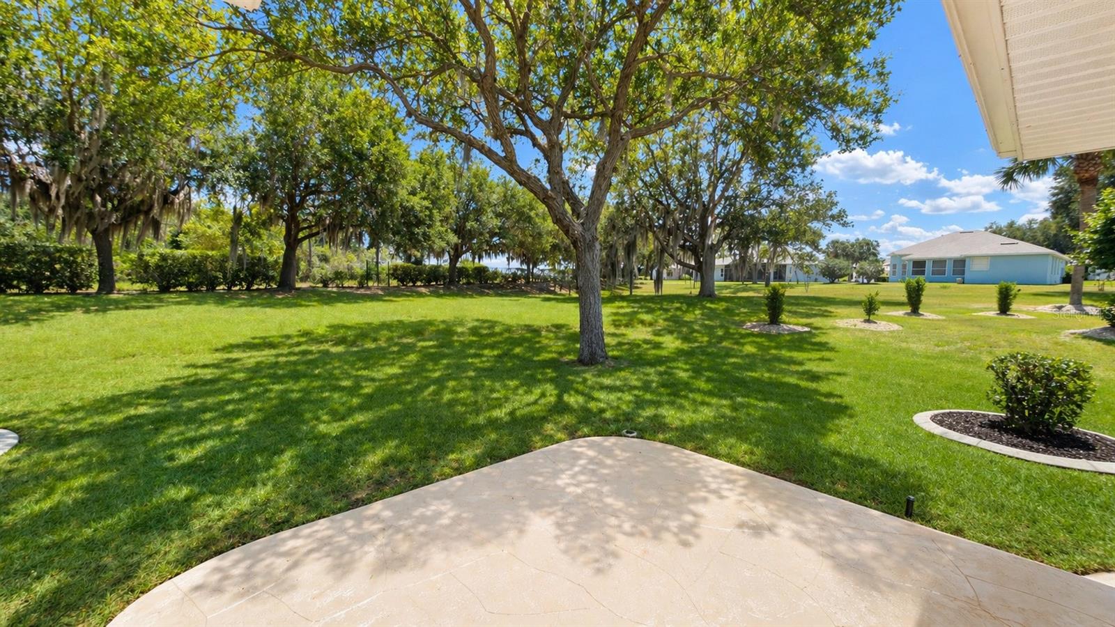 5277 INDIAN OCEAN LOOP, TAVARES, FL — photo 57