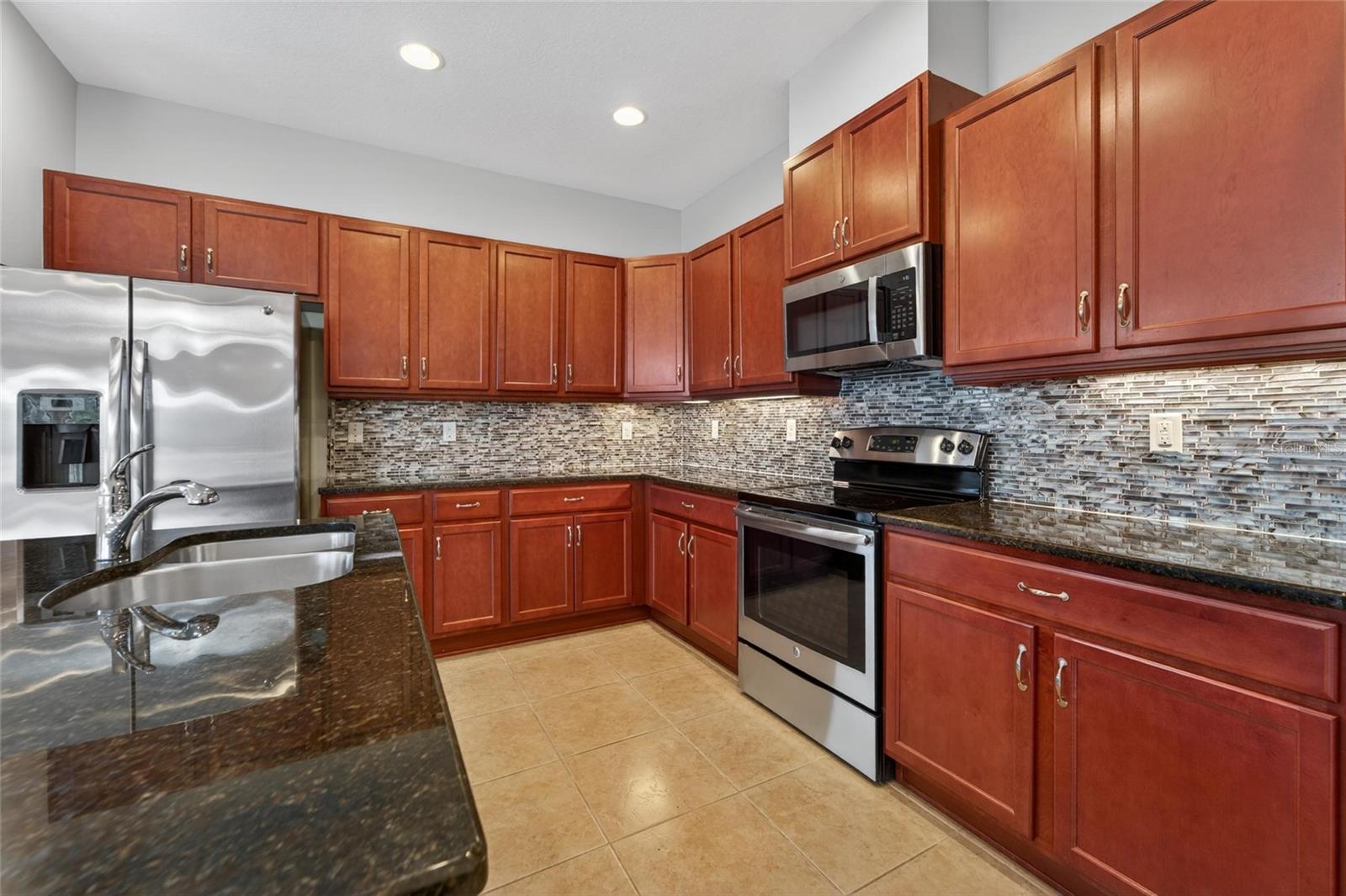 642 CHIPPER DR, SUN CITY CENTER, FL — photo 18