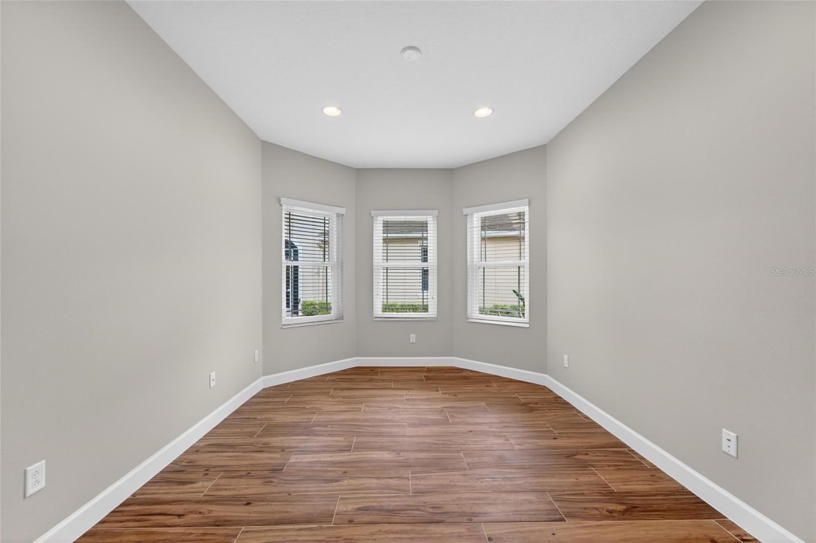 642 CHIPPER DR, SUN CITY CENTER, FL — photo 43