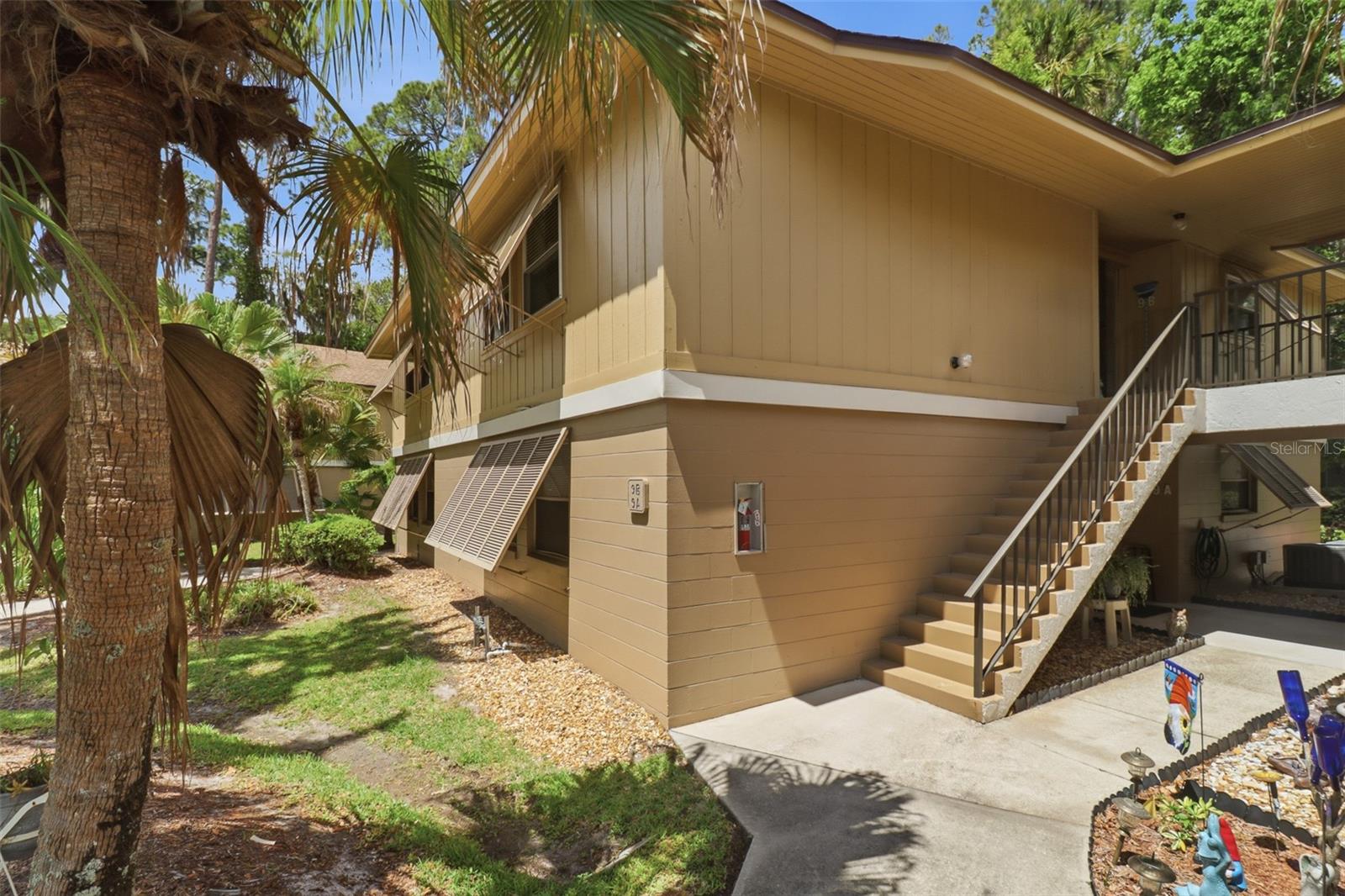 120 HIBISCUS WOODS CT #9B, DELTONA, FL