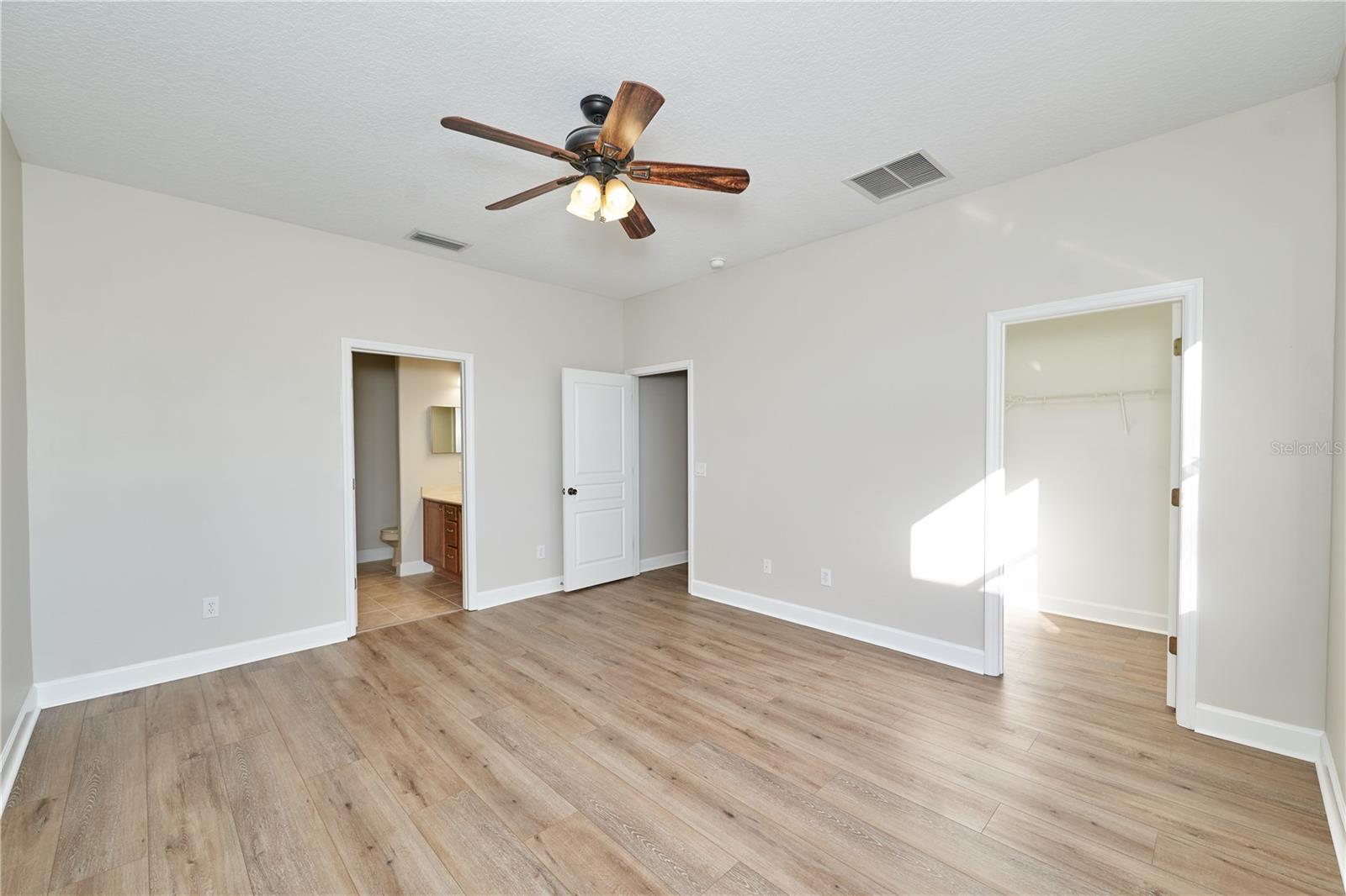 23903 SARDINIA DR, SORRENTO, FL — photo 56