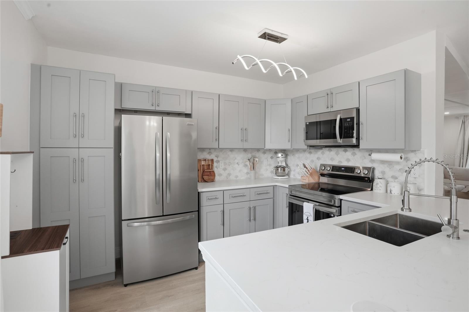 1056 WATERSIDE DR, CELEBRATION, FL — photo 2
