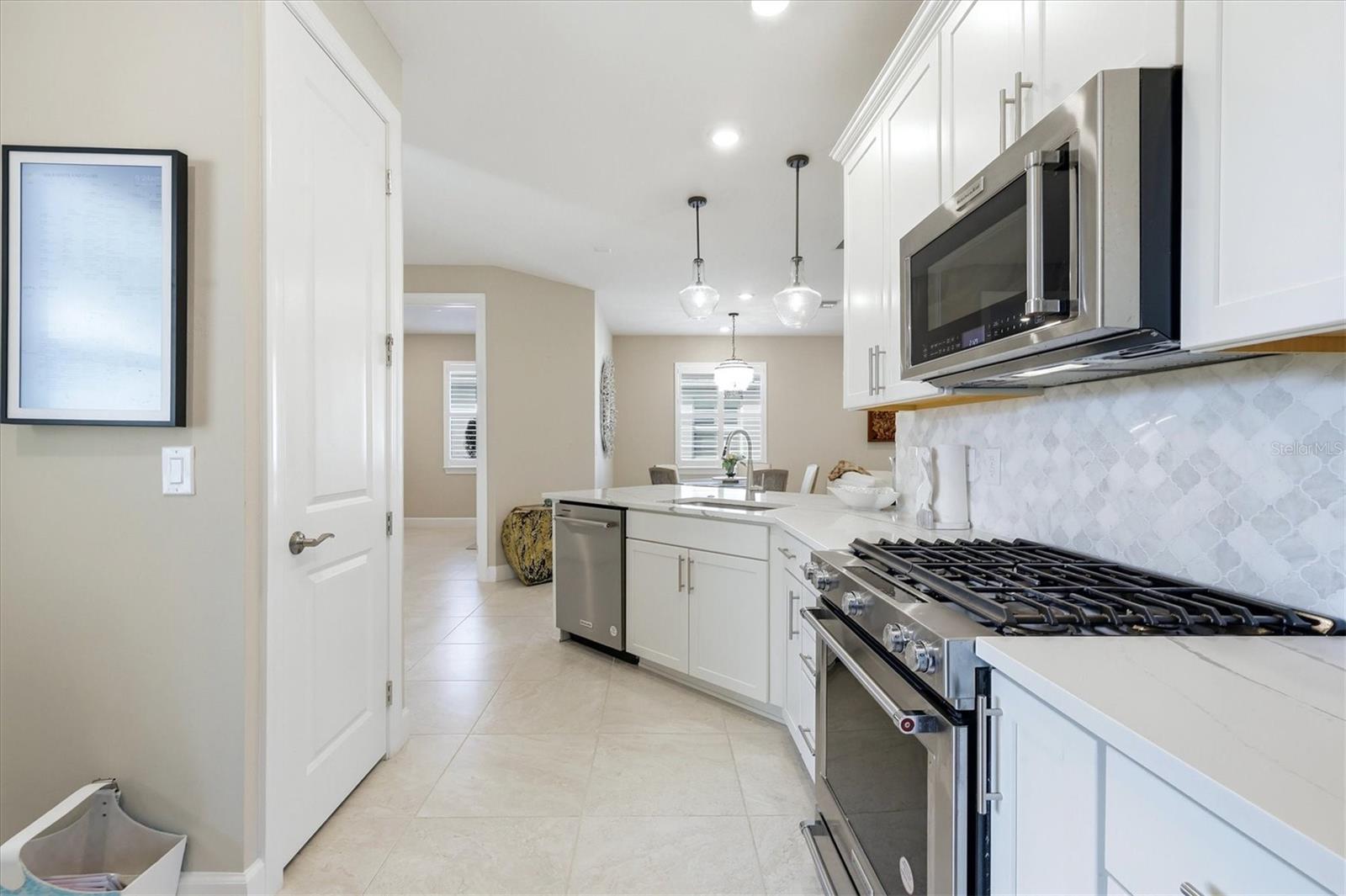 25029 PEARL LAKE CIR, ENGLEWOOD, FL — photo 10