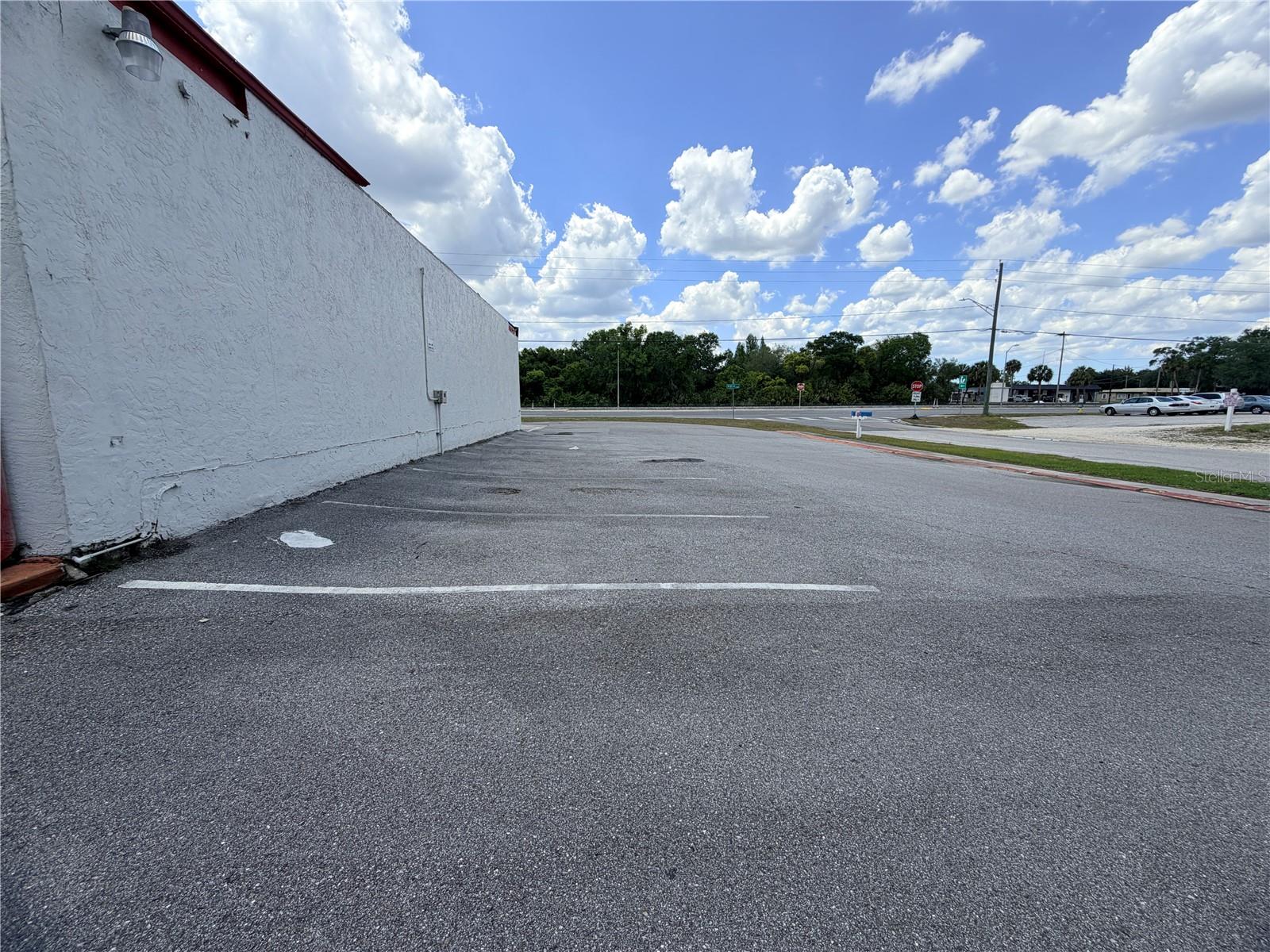 18843 N 41 HWY, LUTZ, FL — photo 9