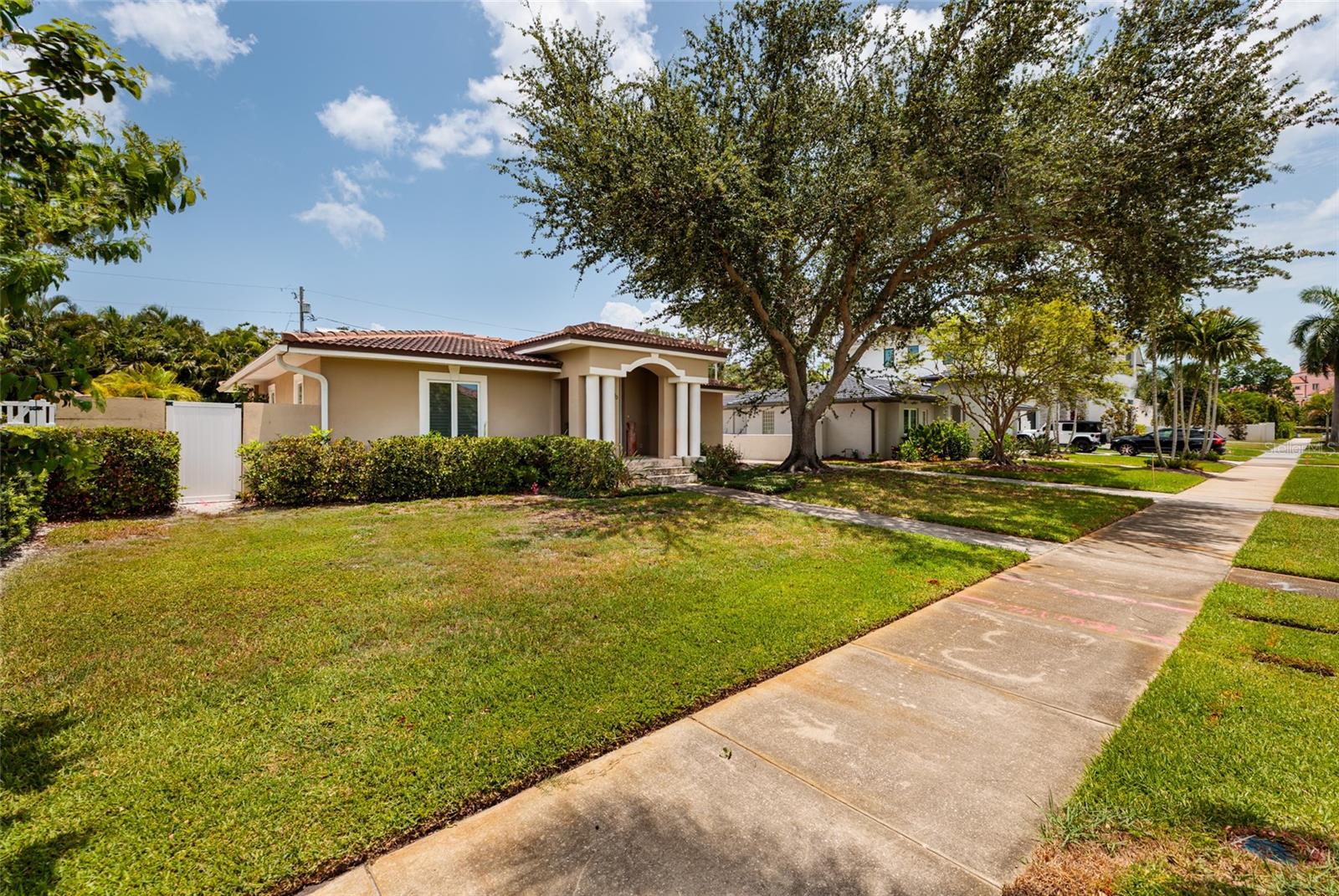 300 BRIGHTWATERS BLVD NE, ST PETERSBURG, FL — photo 7