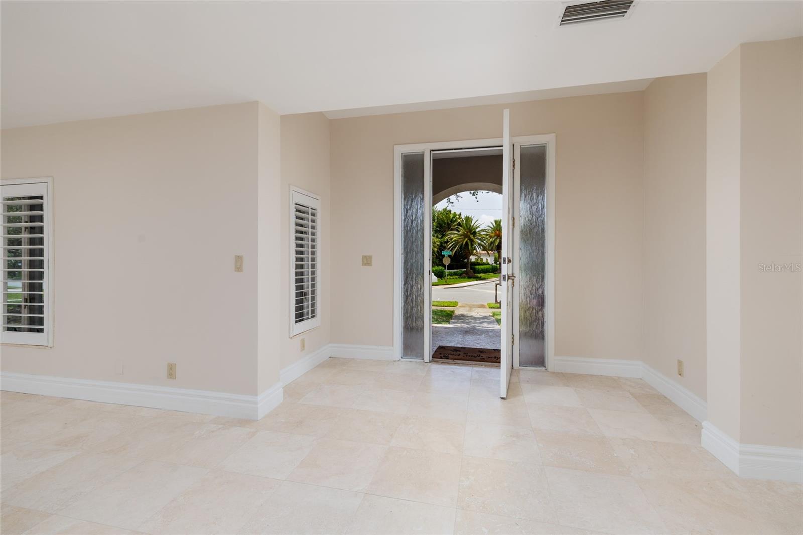 300 BRIGHTWATERS BLVD NE, ST PETERSBURG, FL — photo 8