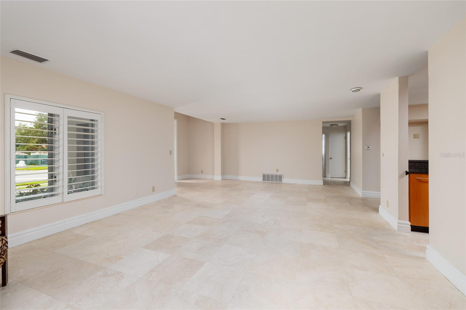 300 BRIGHTWATERS BLVD NE, ST PETERSBURG, FL — photo 9