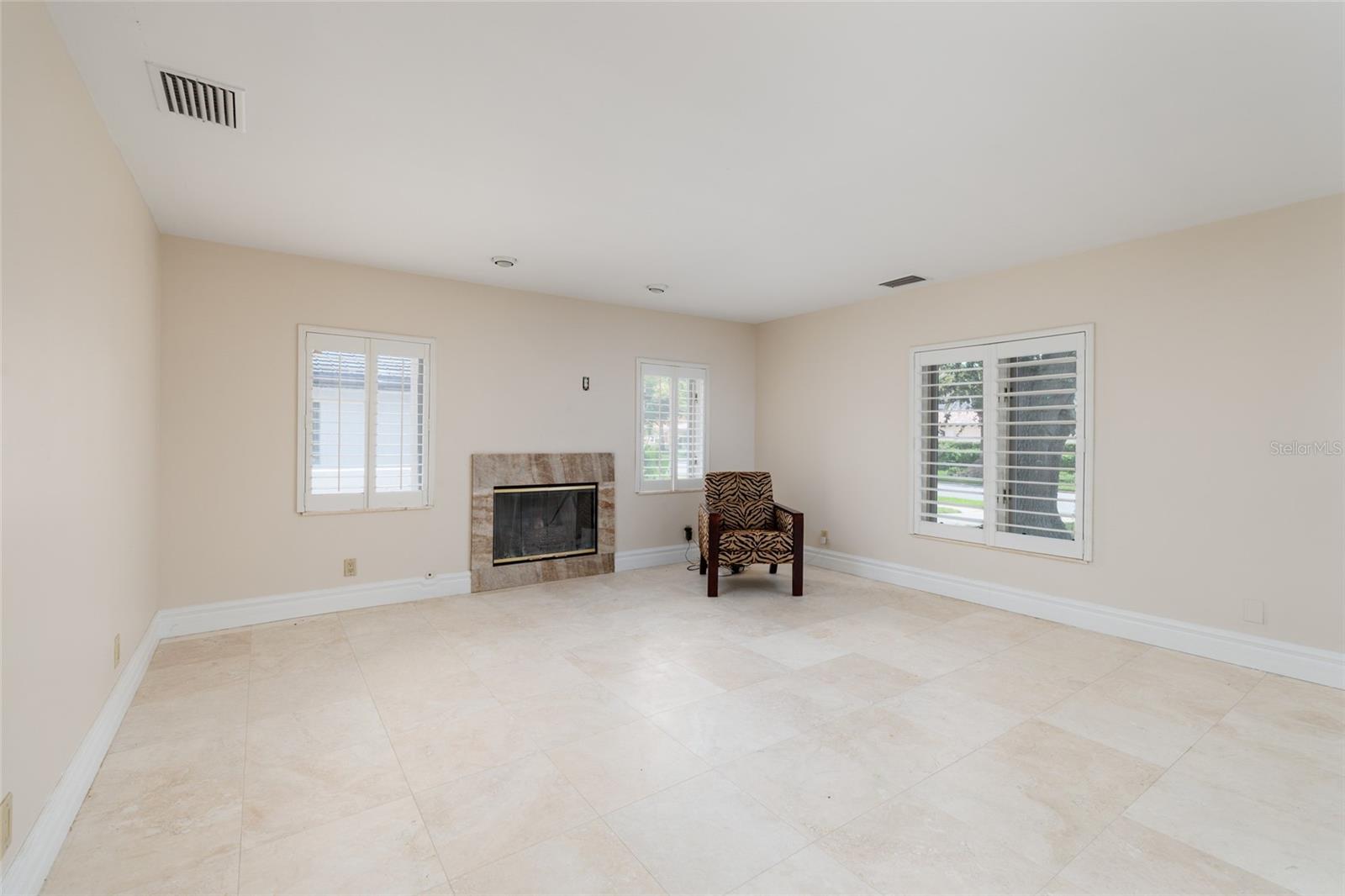 300 BRIGHTWATERS BLVD NE, ST PETERSBURG, FL — photo 10