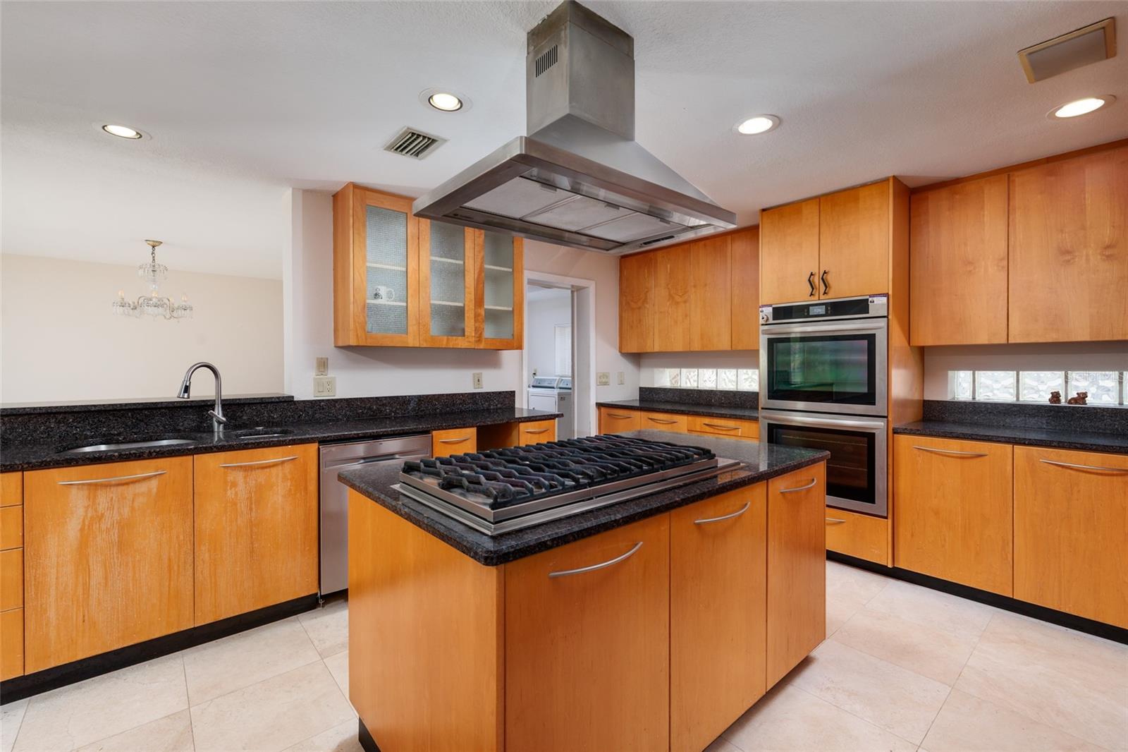 300 BRIGHTWATERS BLVD NE, ST PETERSBURG, FL — photo 15